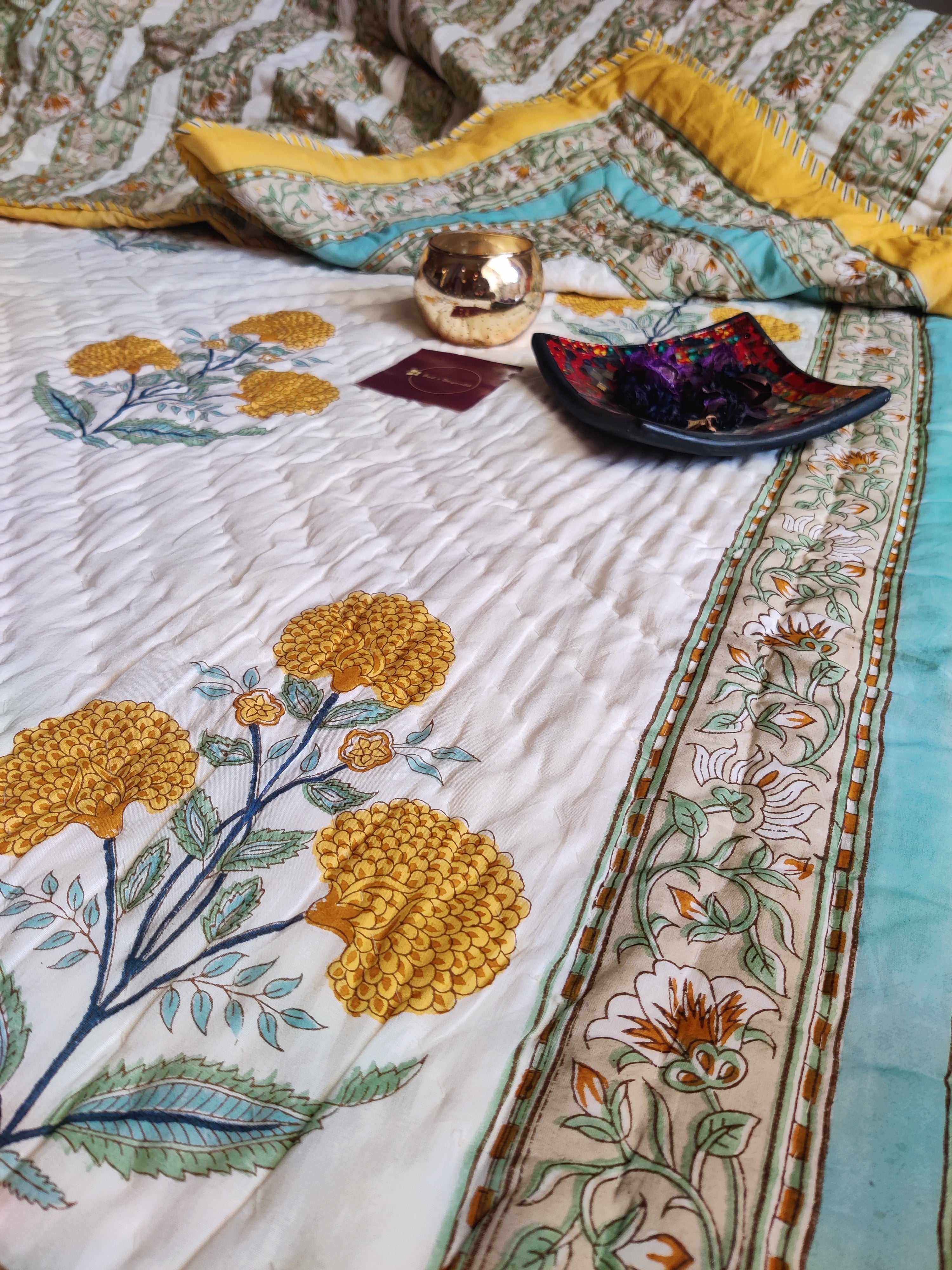 REVERSIBLE SINGLE BED MULMUL QUILT