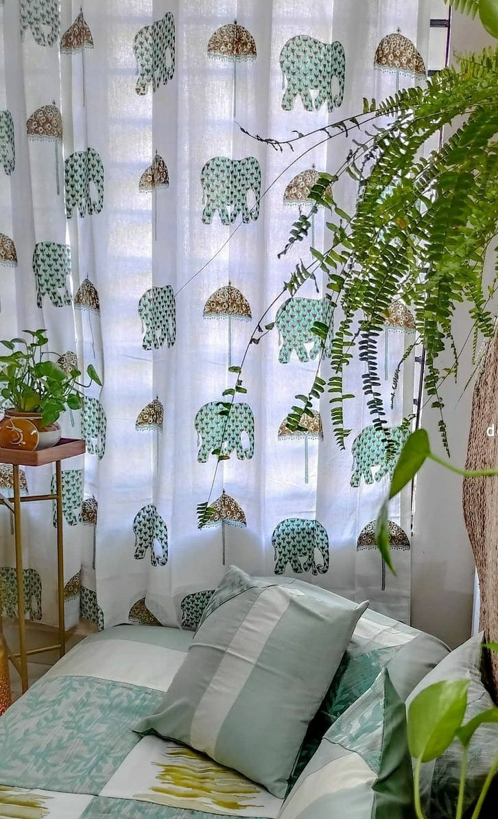 7 FT (CURTAIN)