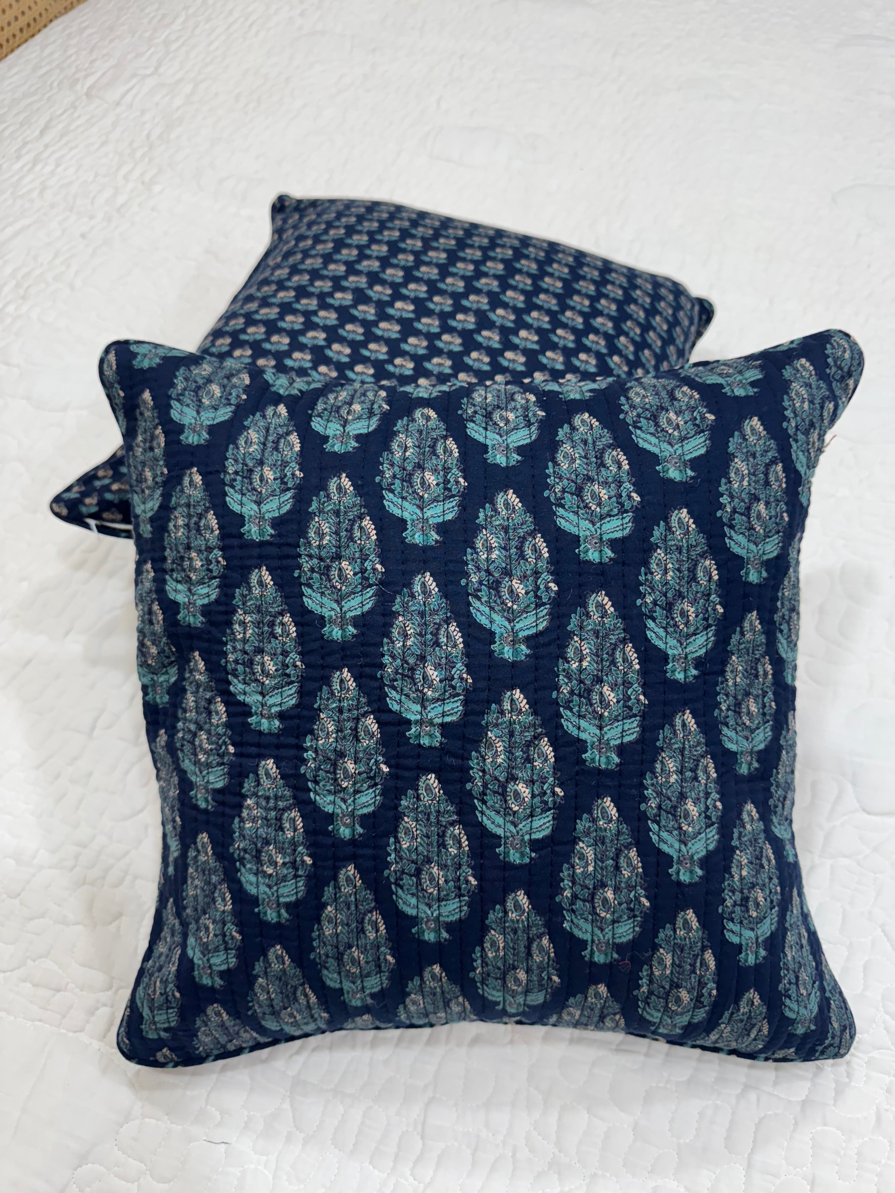 KANAK - SINGLE PIECE QUILTED 16 BY 16 INCHES CUSHION COVER