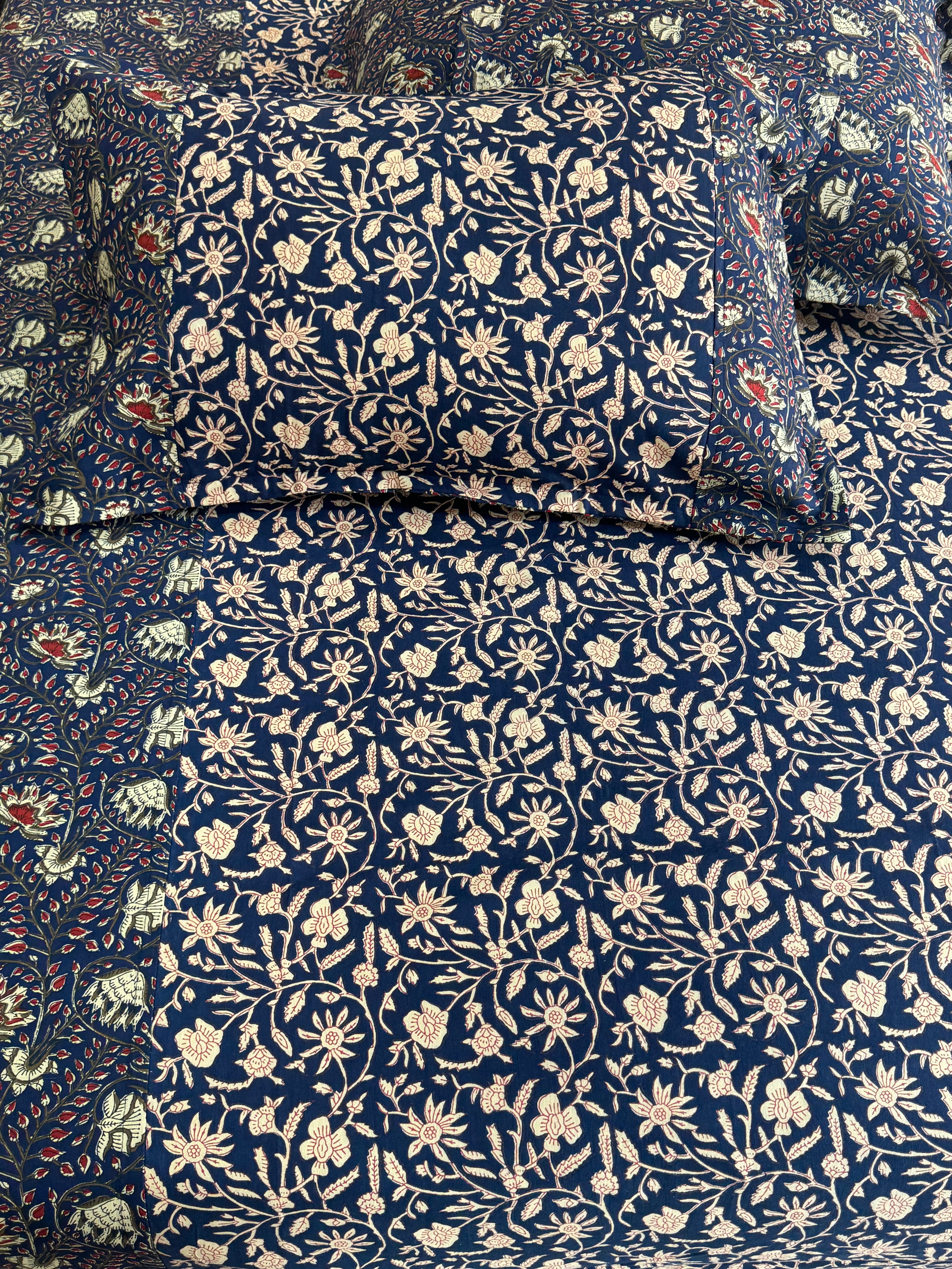 KANAK BEDSHEET WITH TWO PILLOW CASES