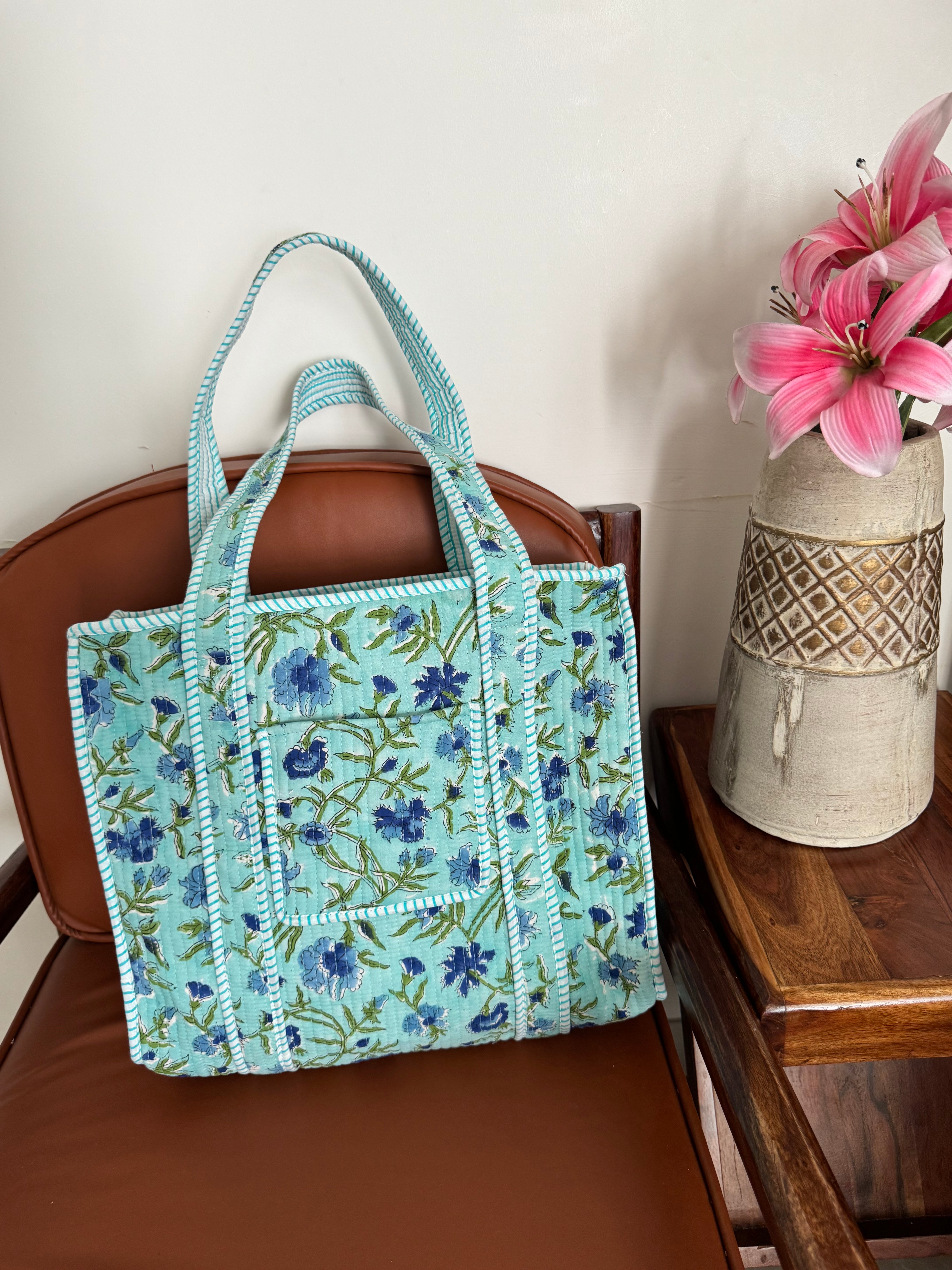 MEDIUM TOTE BAG WITH THREE POCKETS m