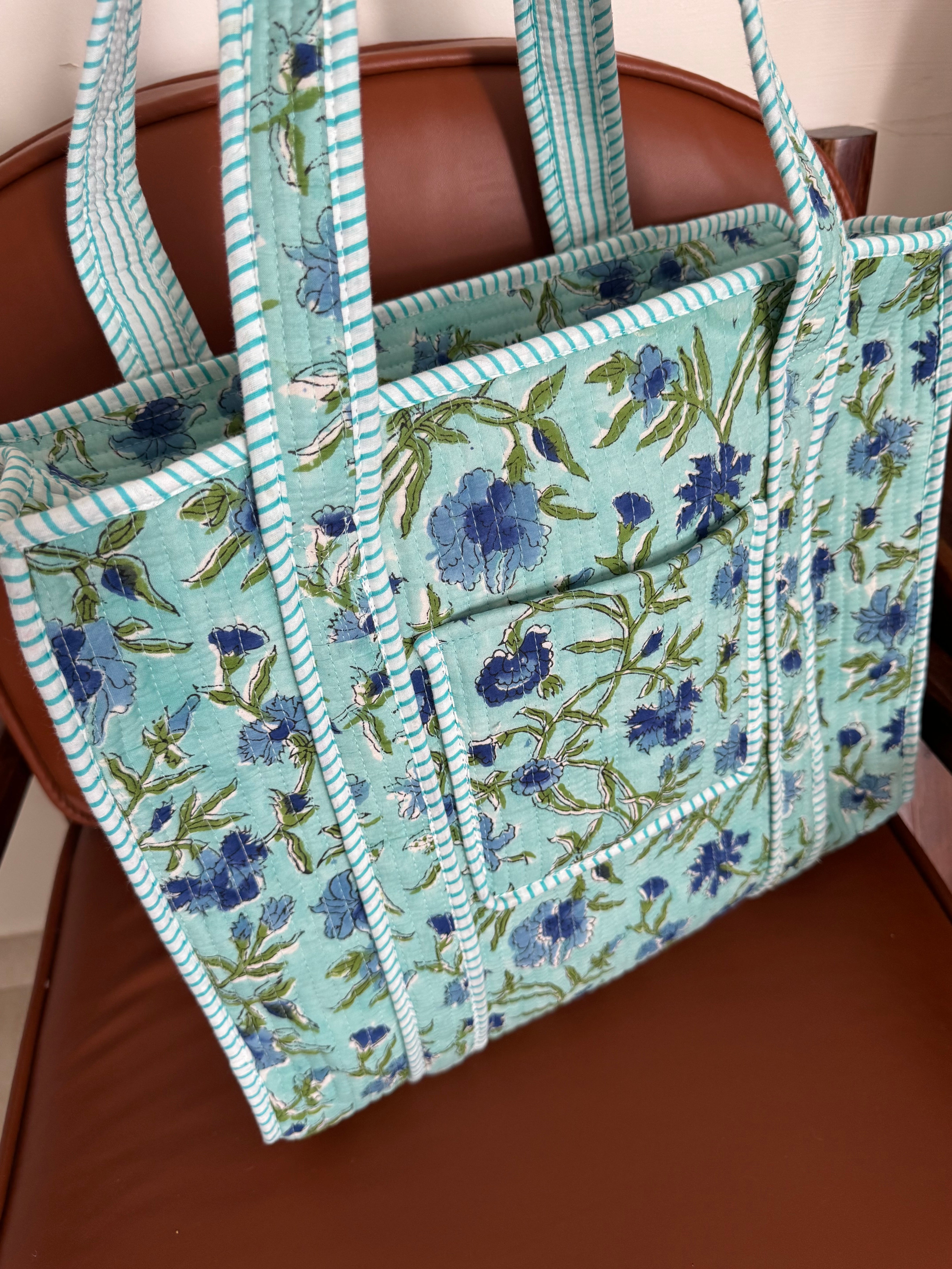 MEDIUM TOTE BAG WITH THREE POCKETS m