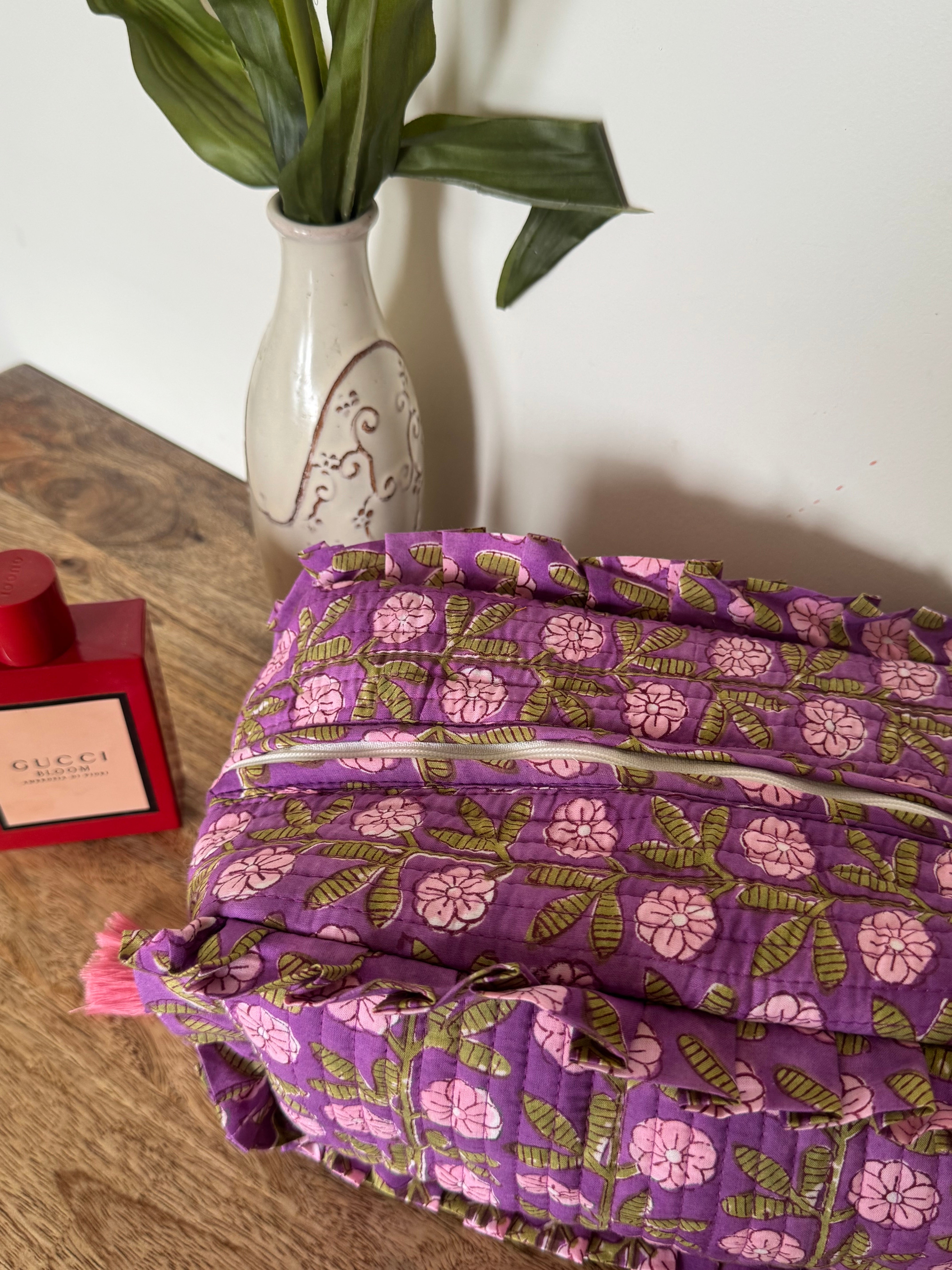 FRILL TOILETRY BAG