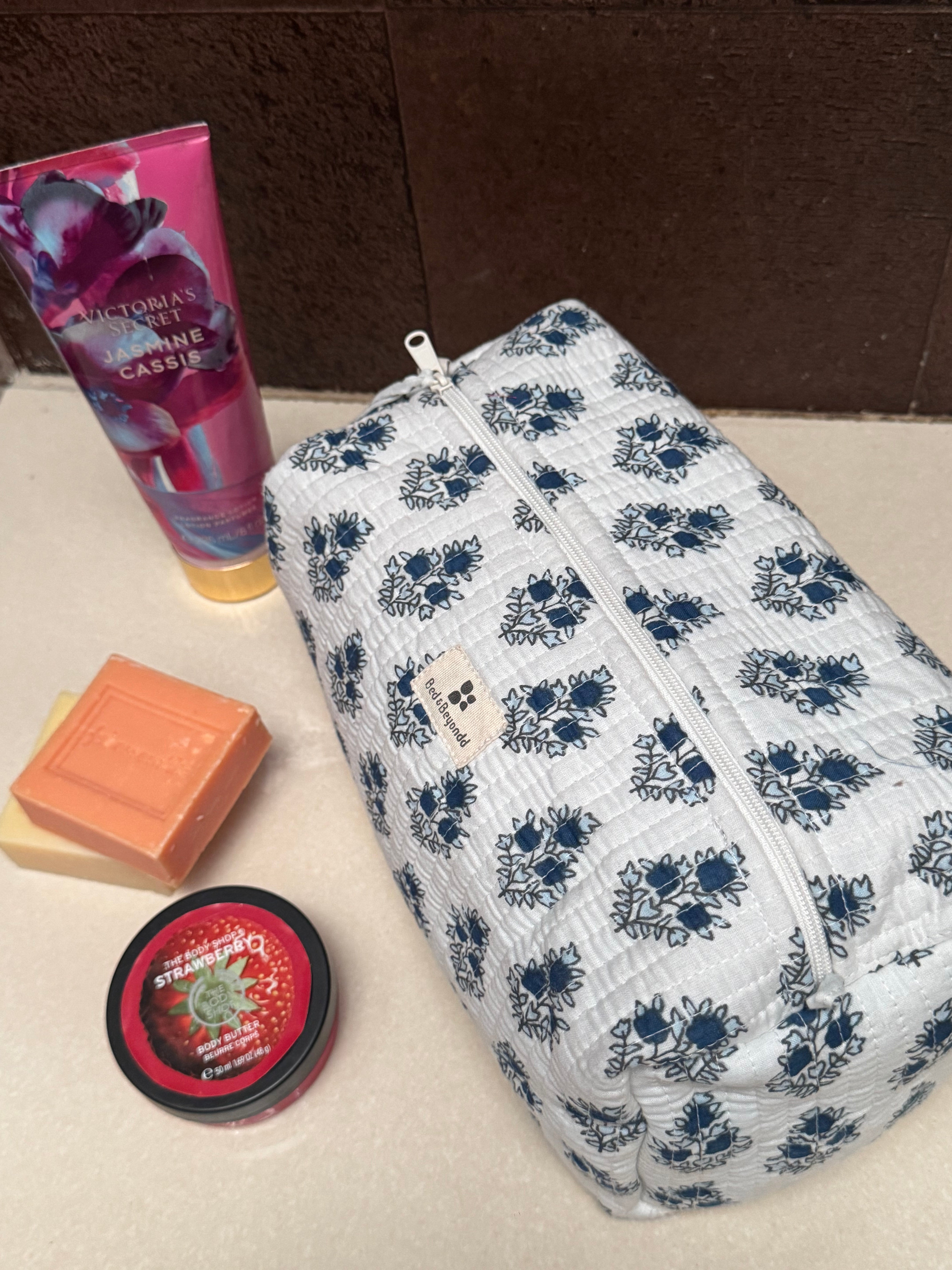 MULTI PURPOSE TOILETRY BAG