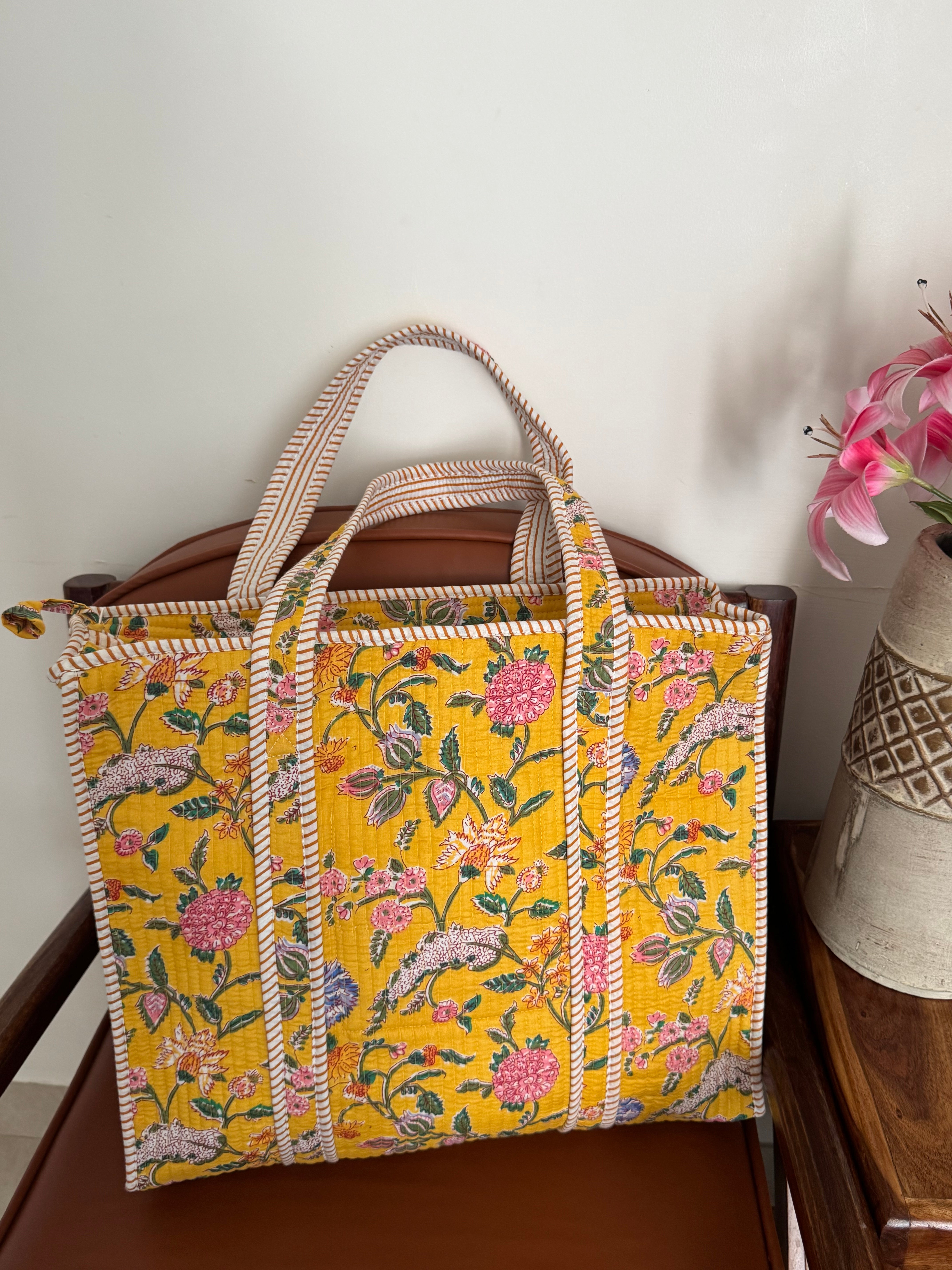 HAND BLOCK PRINTED TOTE BAG WITH ZIP