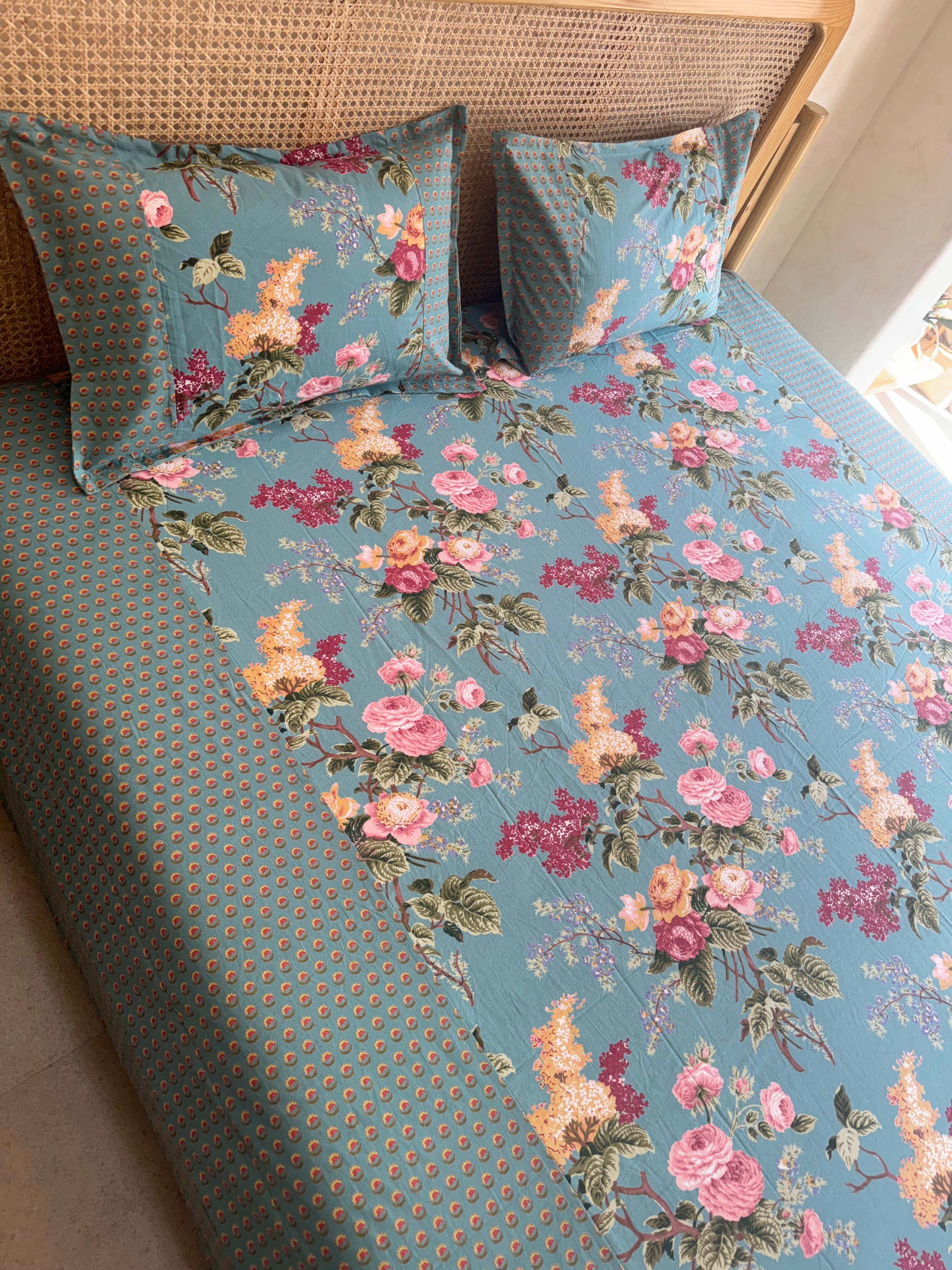 KANAK BEDSHEET WITH TWO PILLOW CASES