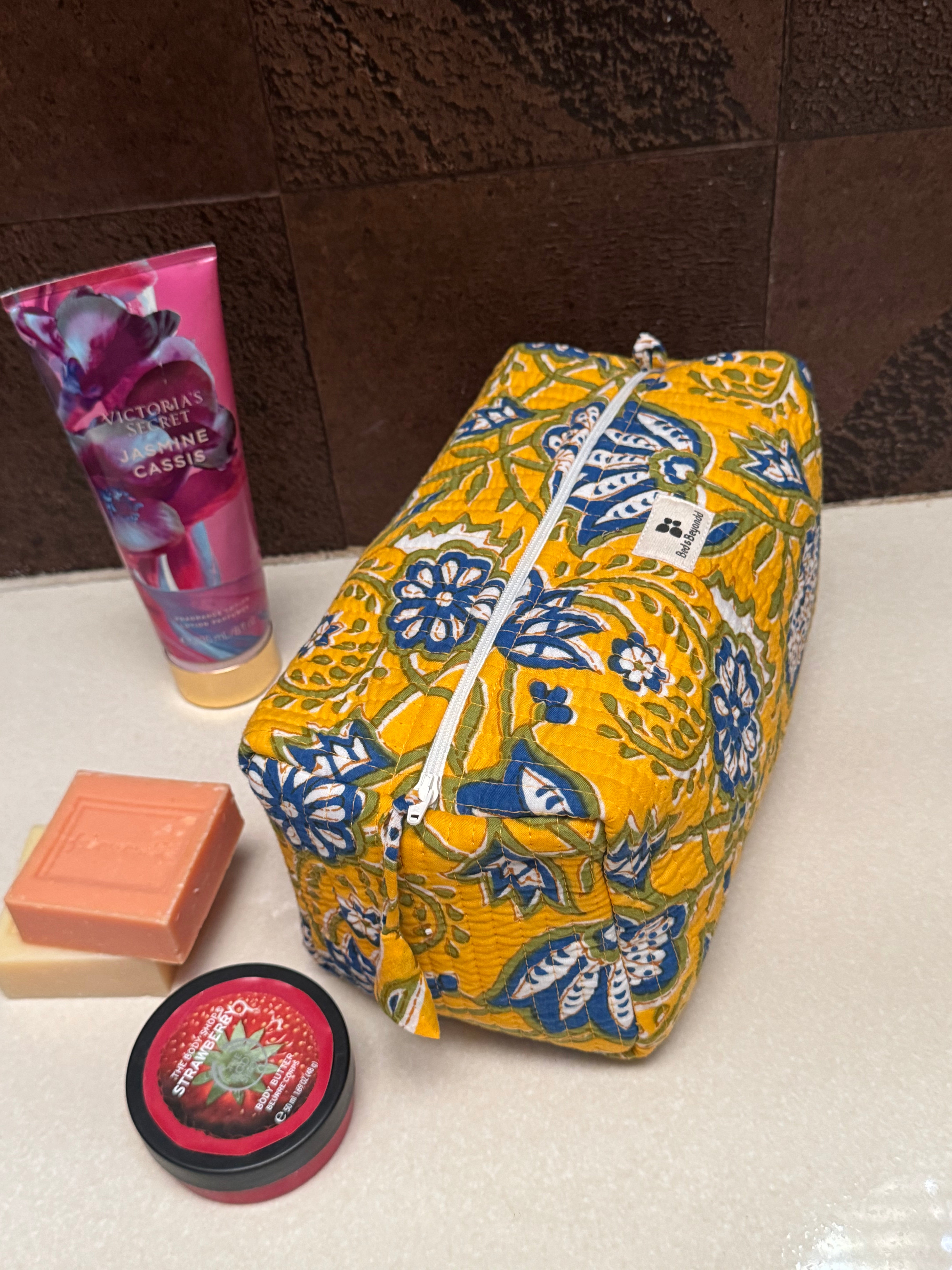 MULTI PURPOSE TOILETRY BAG