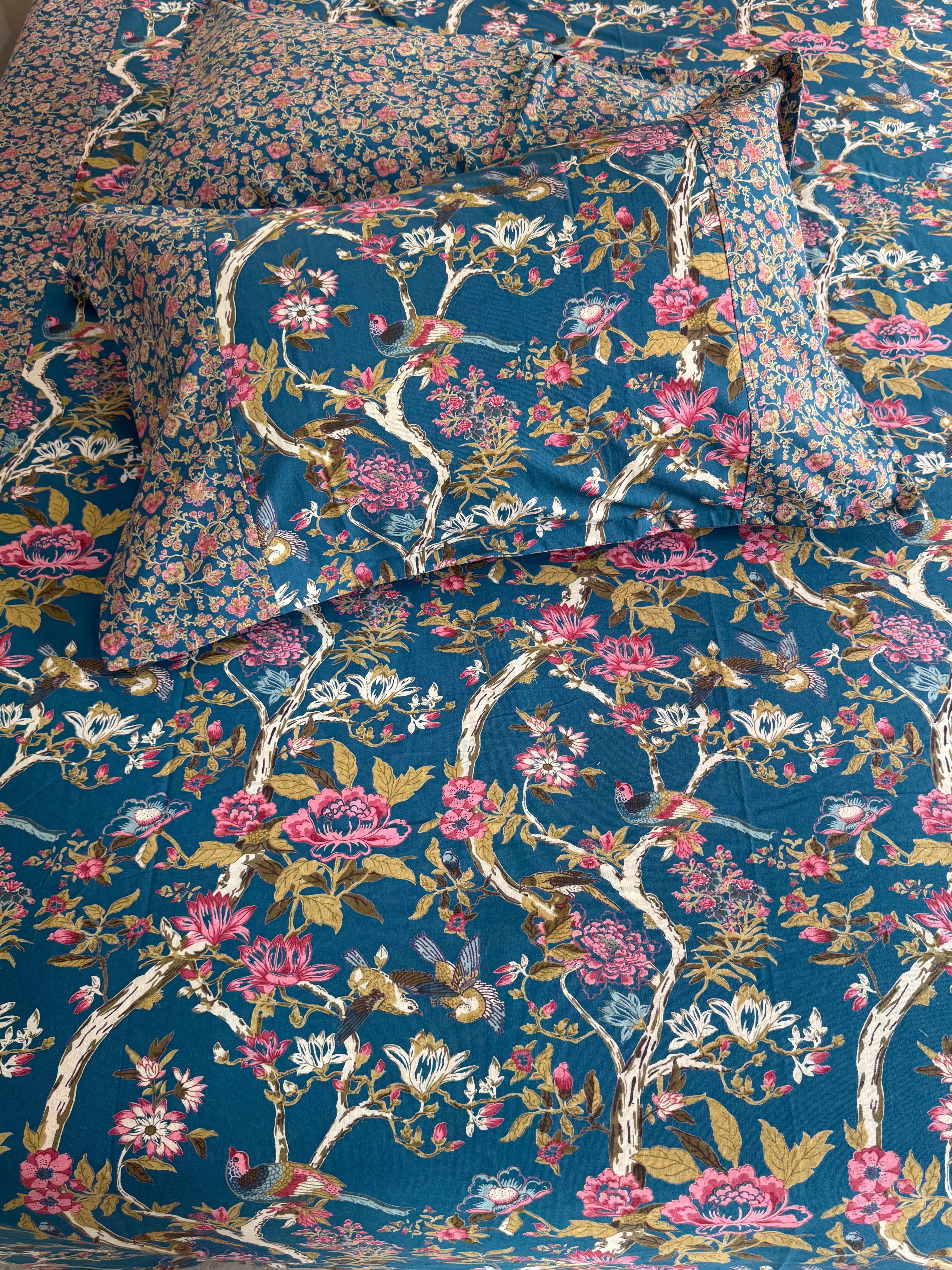 KANAK BEDSHEET WITH TWO PILLOW CASES