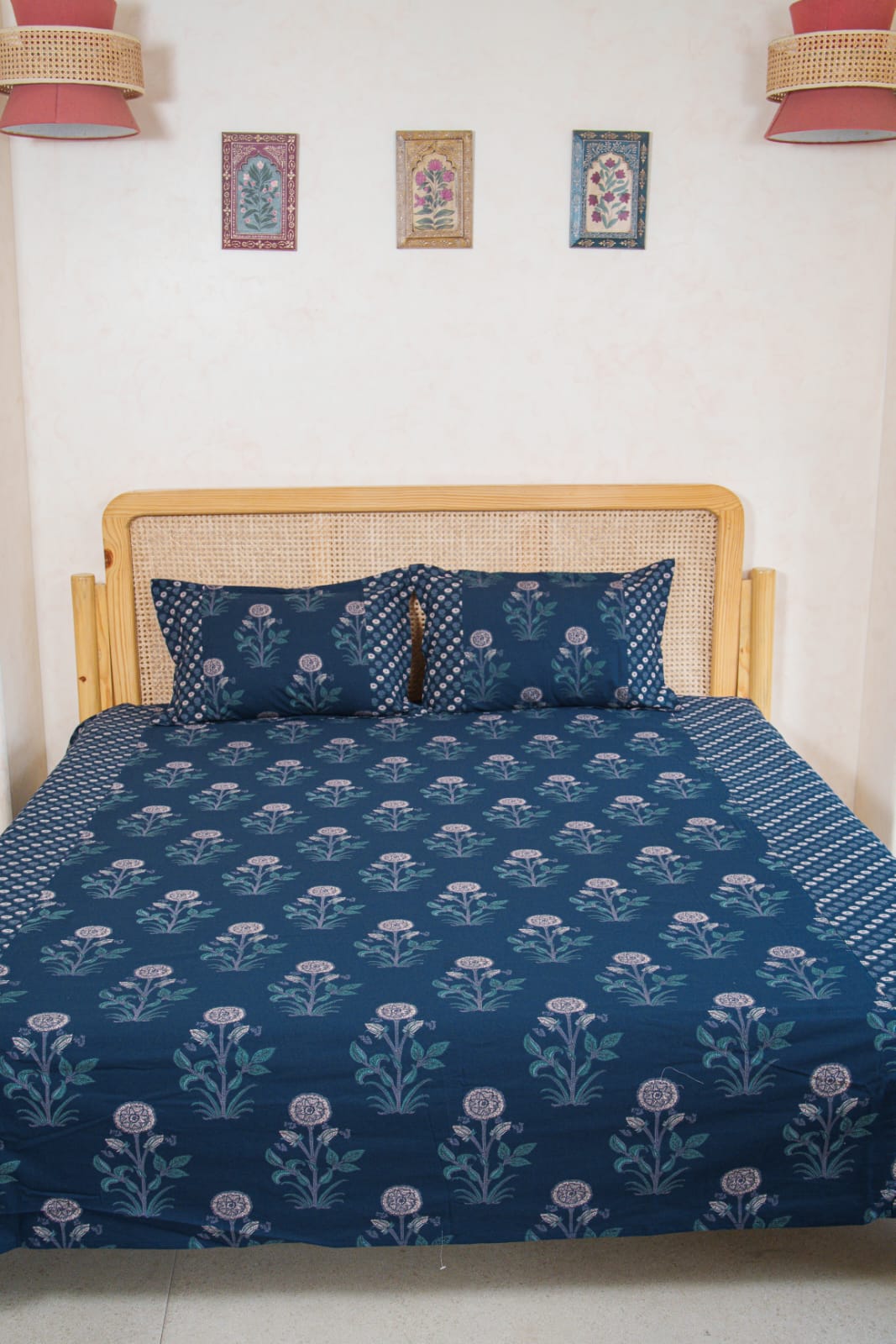 KANAK BEDSHEET WITH TWO PILLOW CASES