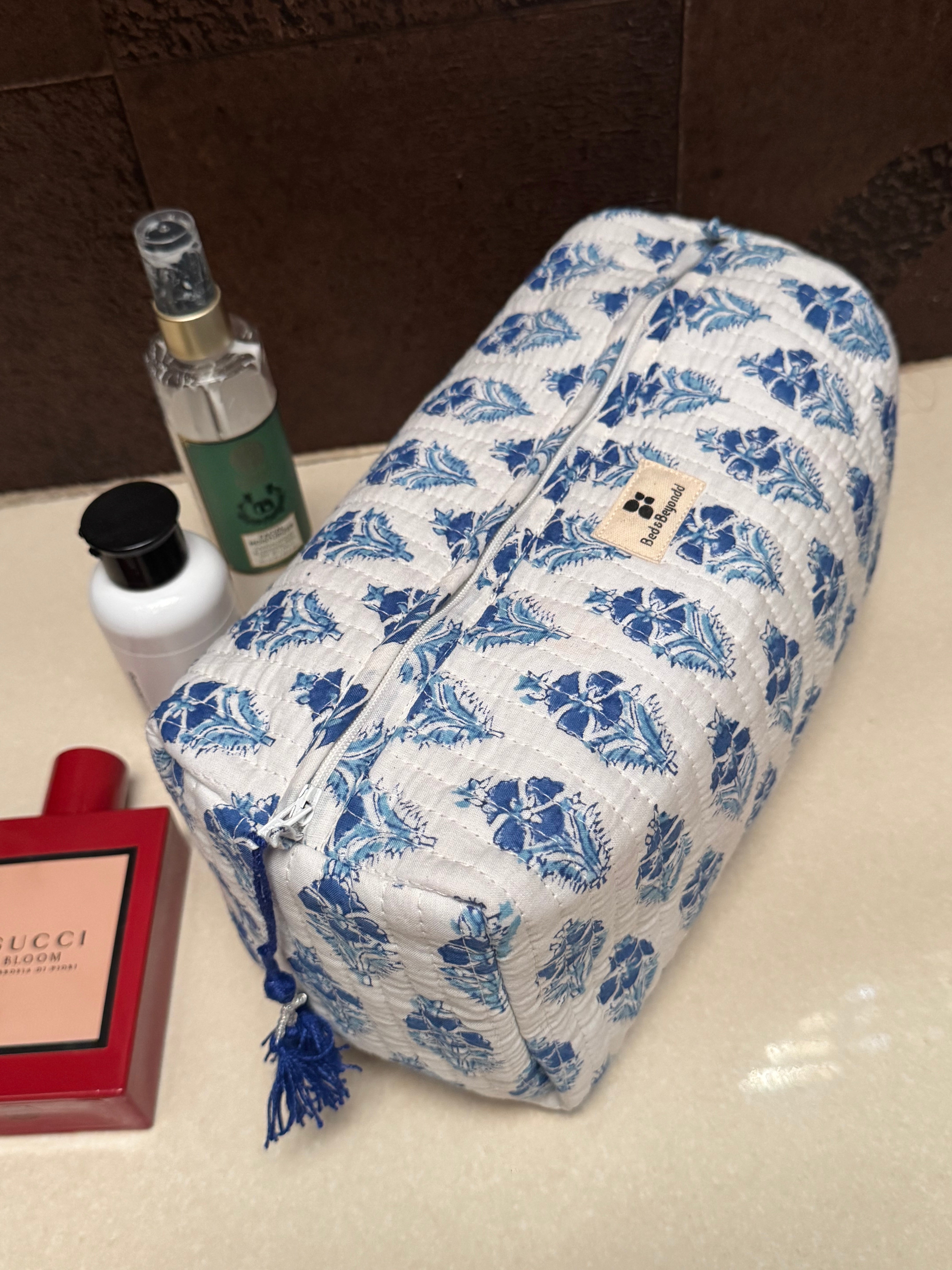 MULTI PURPOSE TOILETRY BAG