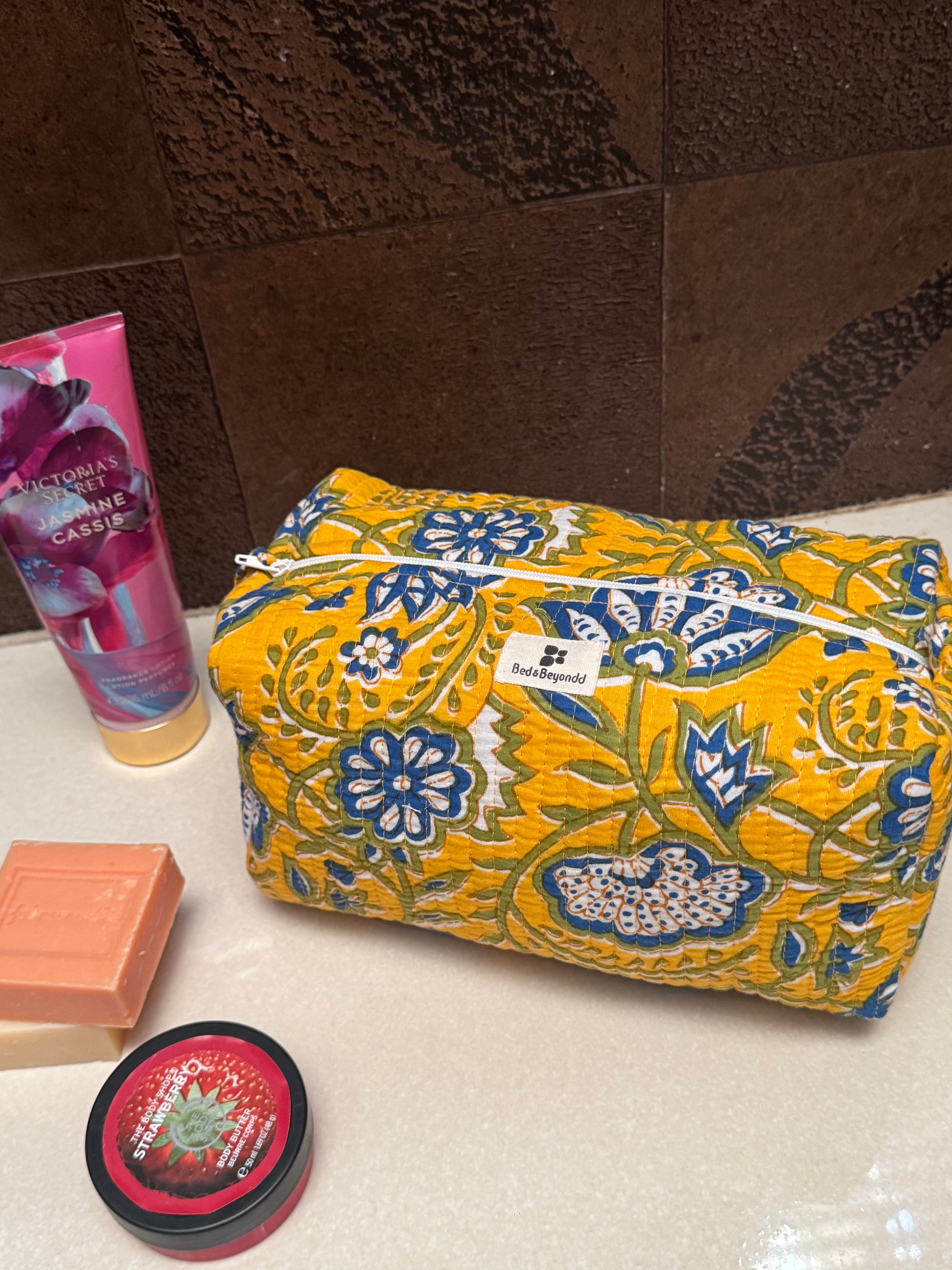 MULTI PURPOSE TOILETRY BAG