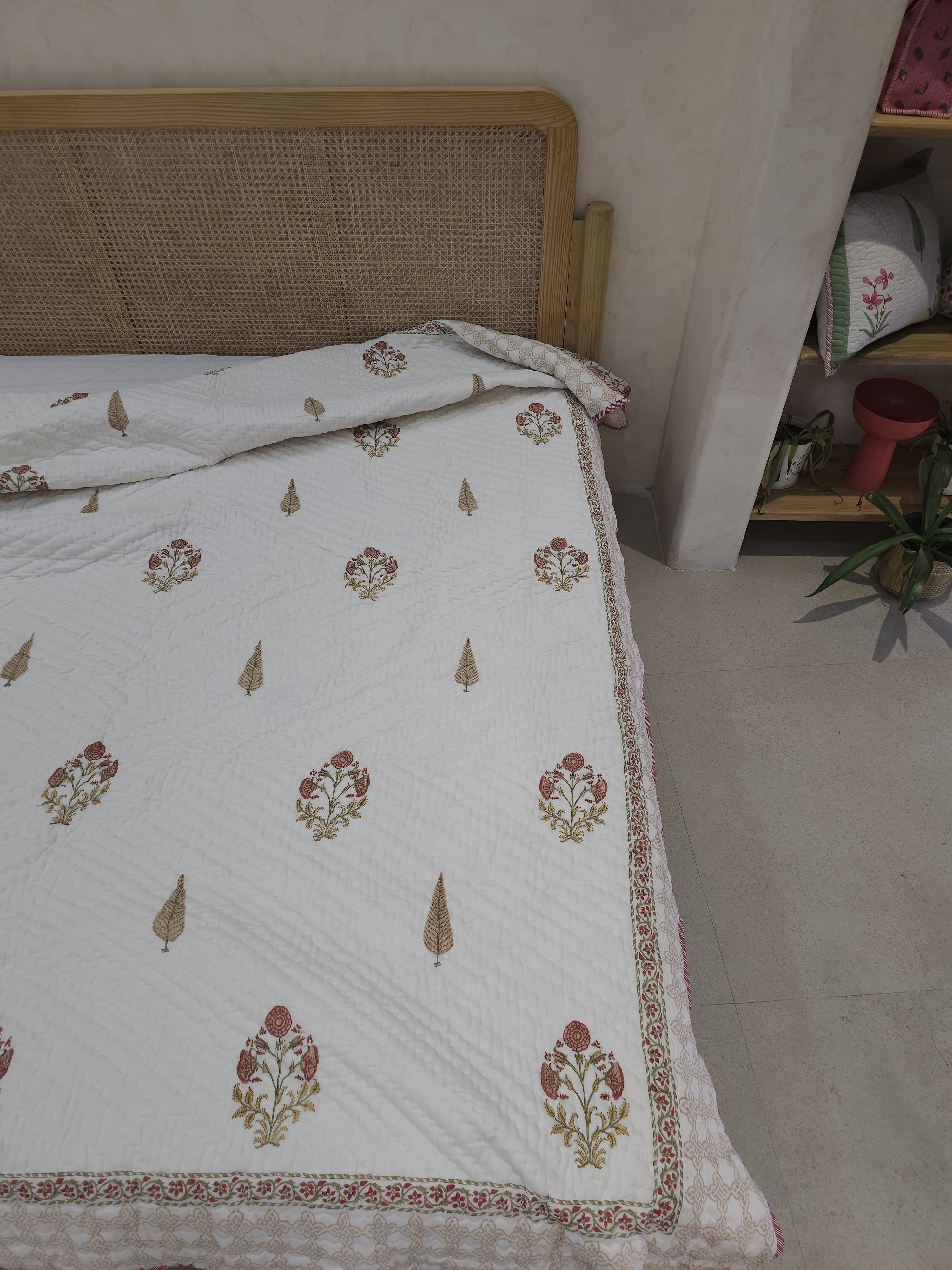 HAND BLOCK PRINTED REVERSIBLE MULMUL DOUBLE BED QUILT