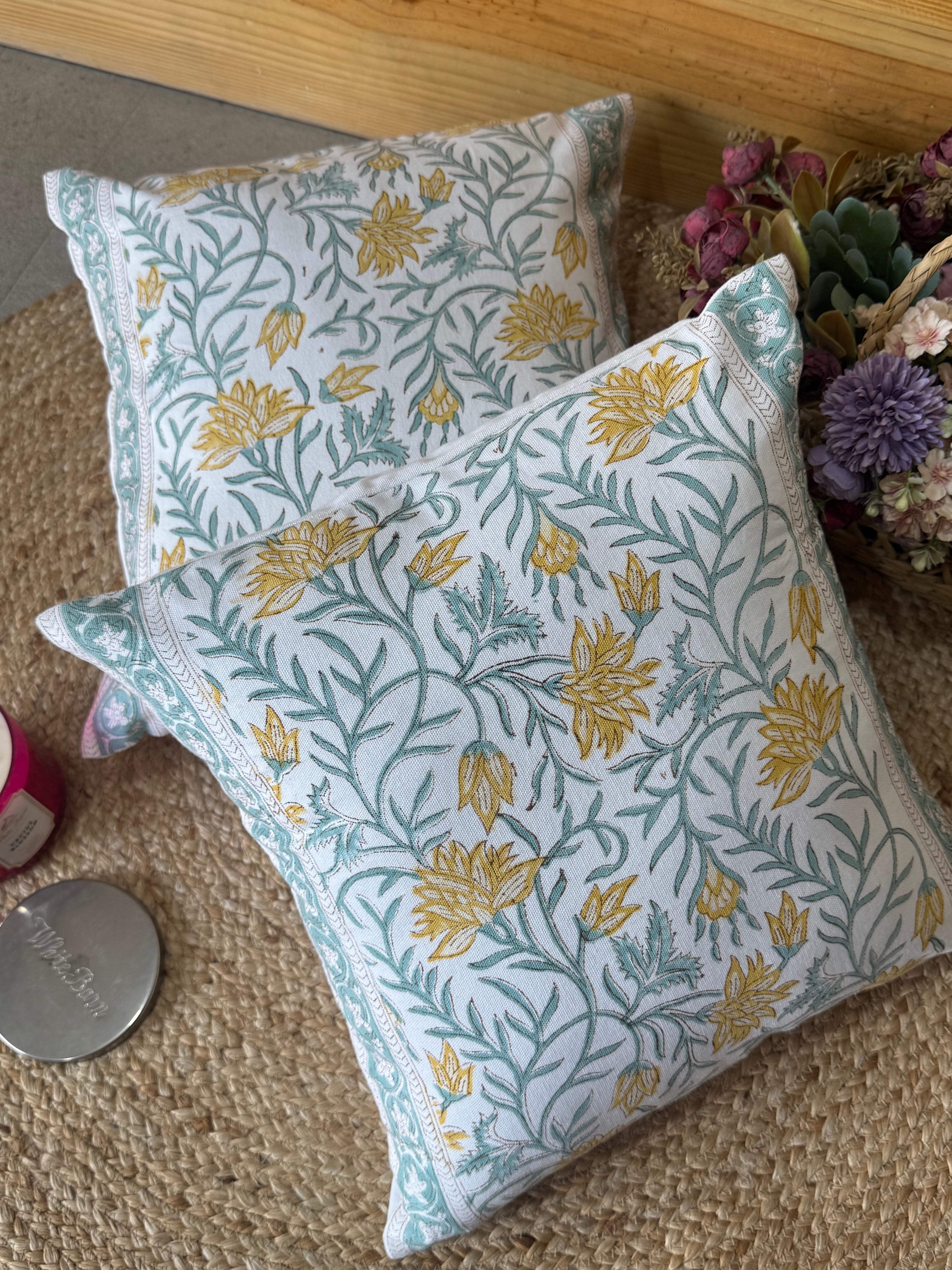 A PAIR OF HANDBLOCK PRINTED 16*16 INCHES CUSHION COVER