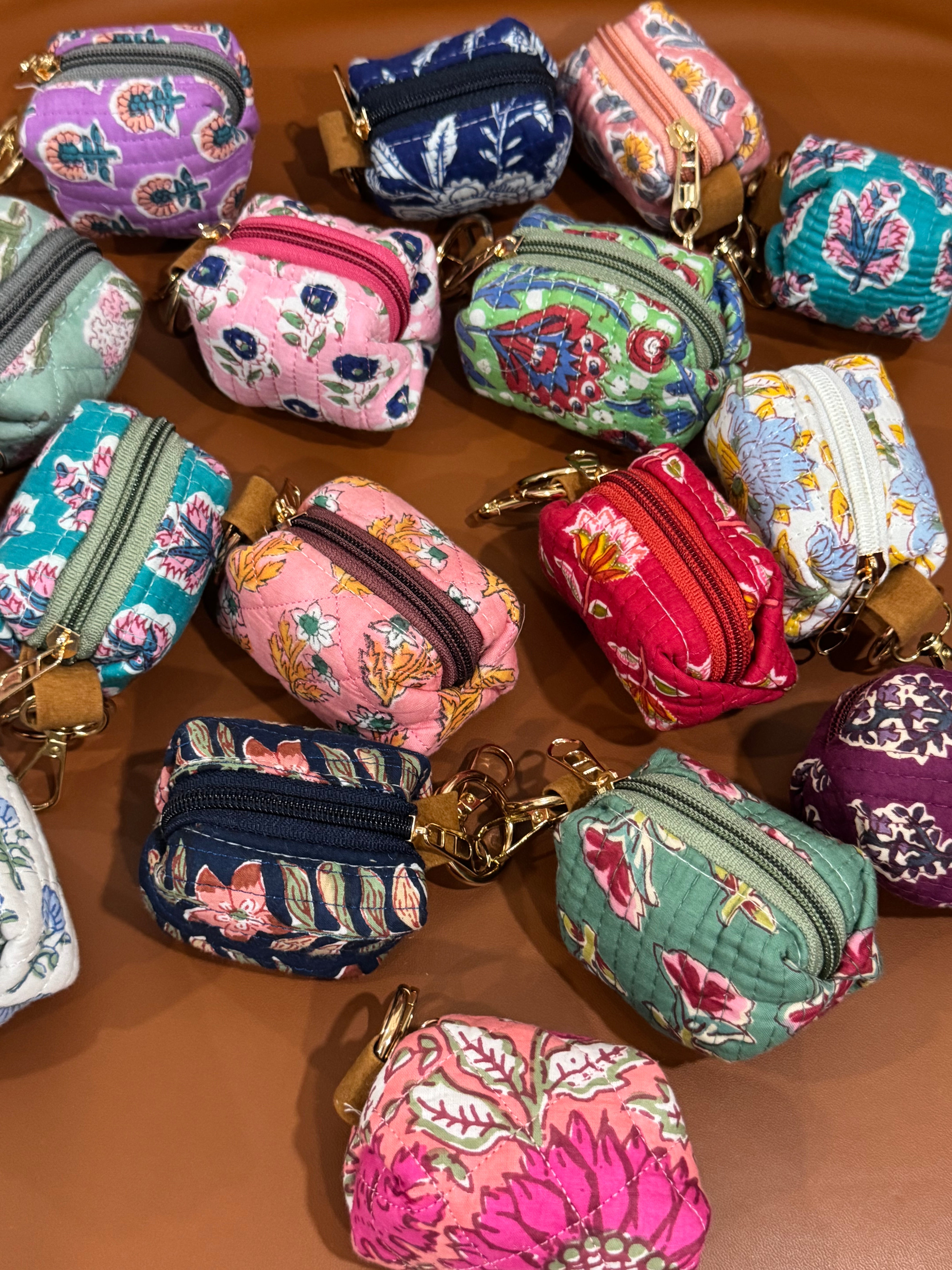 AIRPOD POUCH / COIN POUCH KEYCHAIN WITH ZIP