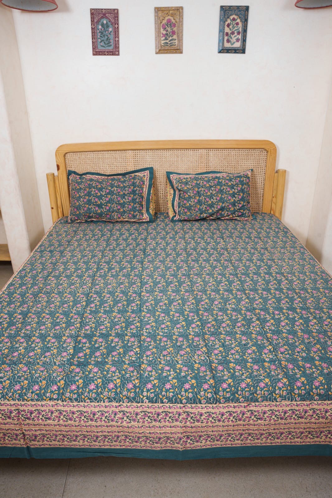 FESTIVE HANDBLOCK PRINTED BEDSHEET WITH 2 REVERSIBLE PILLOW COVERS