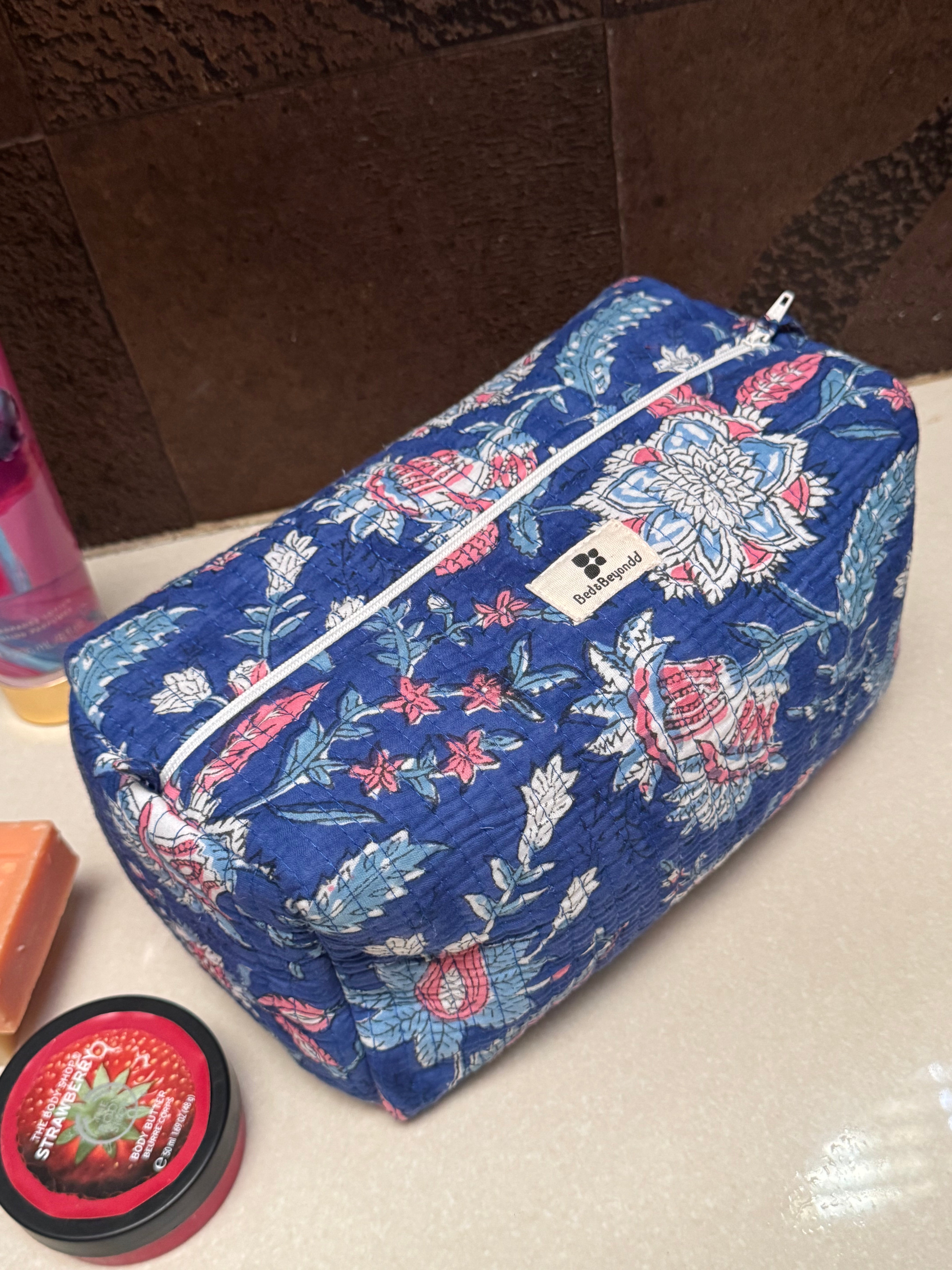 MULTI PURPOSE TOILETRY BAG