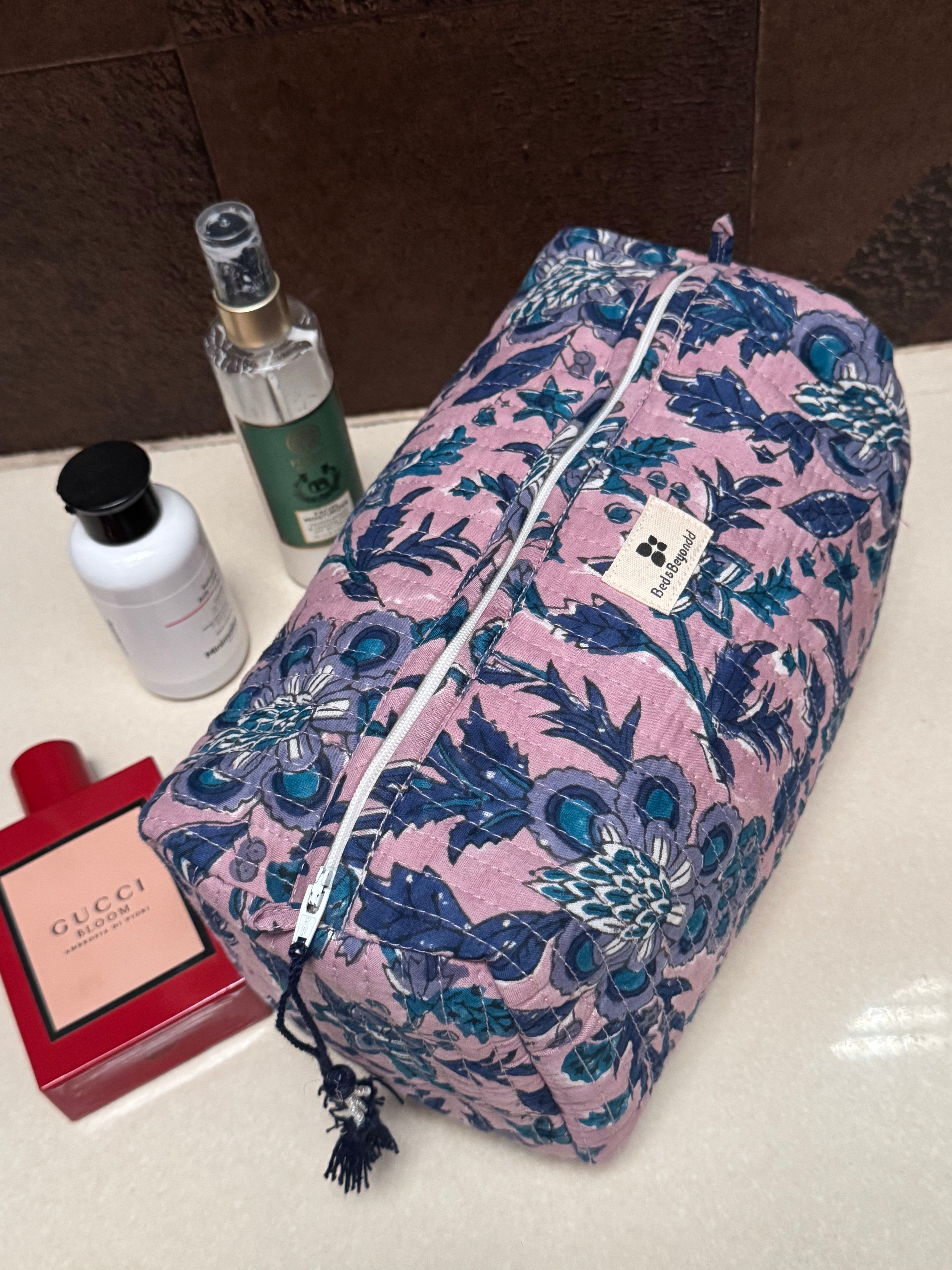 MULTI PURPOSE TOILETRY BAG