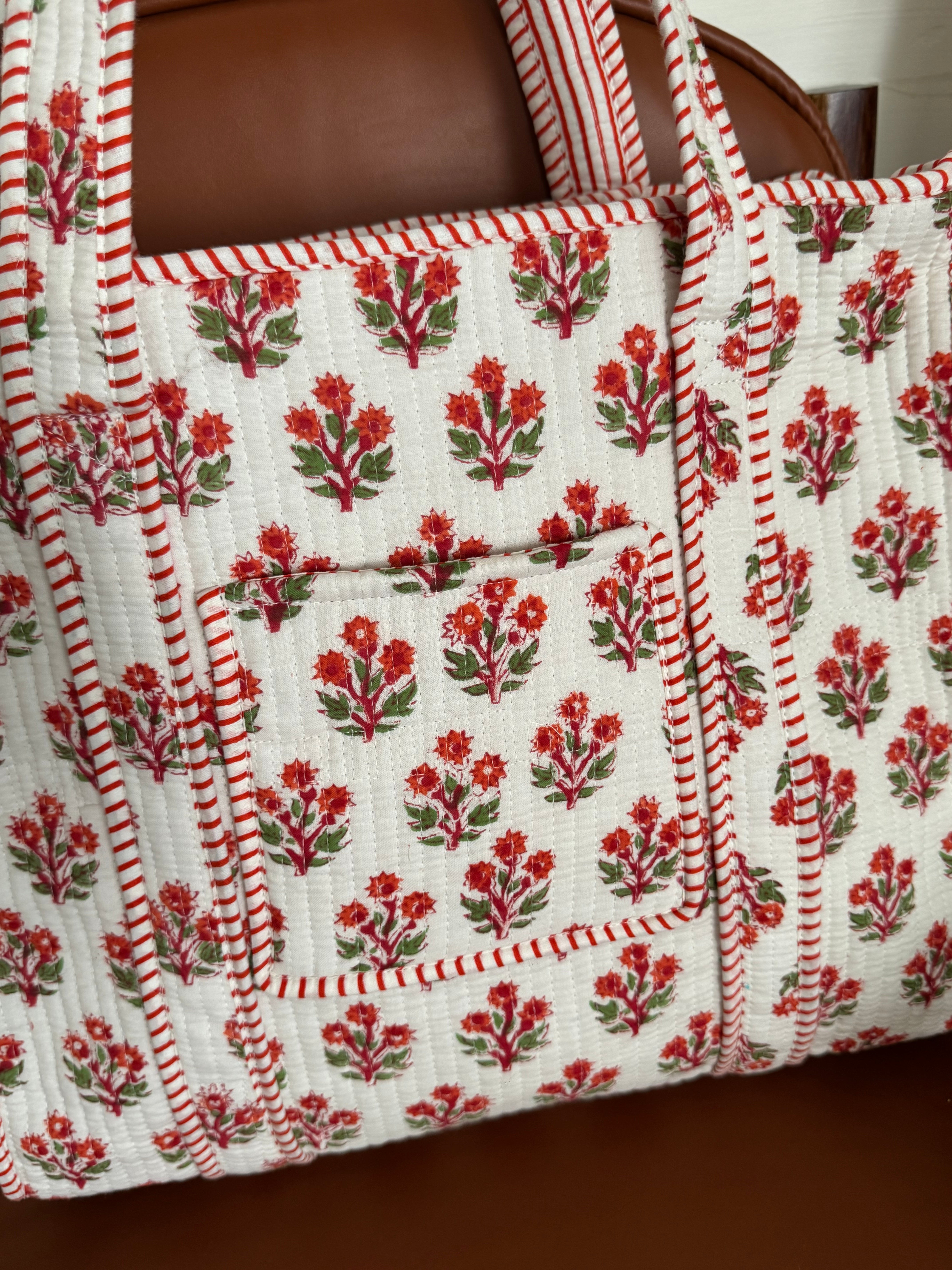 MEDIUM TOTE BAG WITH THREE POCKETS