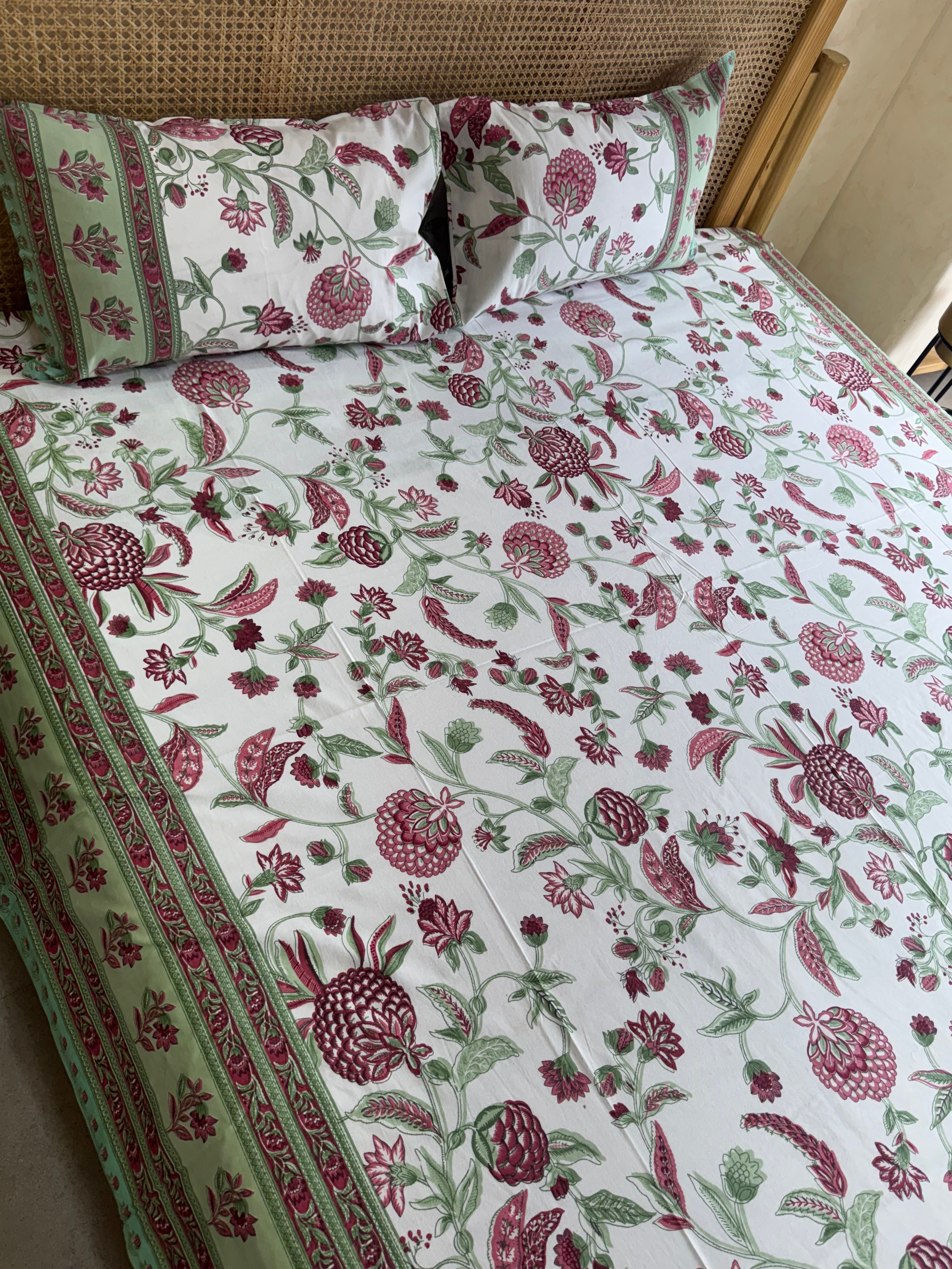 SHALIMAR BEDSHEET WITH TWO REVERSIBLE PILLOW COVERS