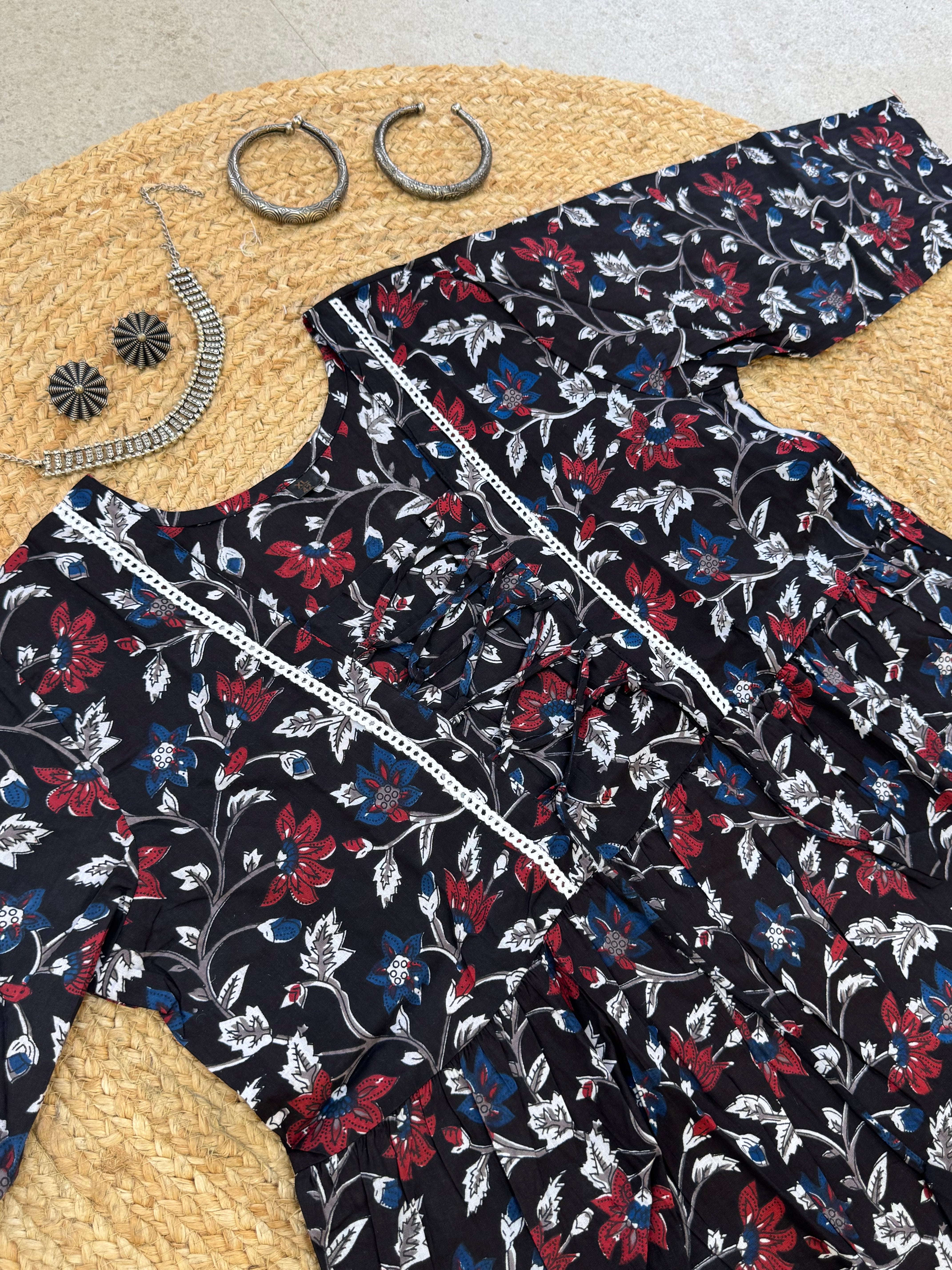 SHORT LENGTH COTTON KURTA WITH DORI