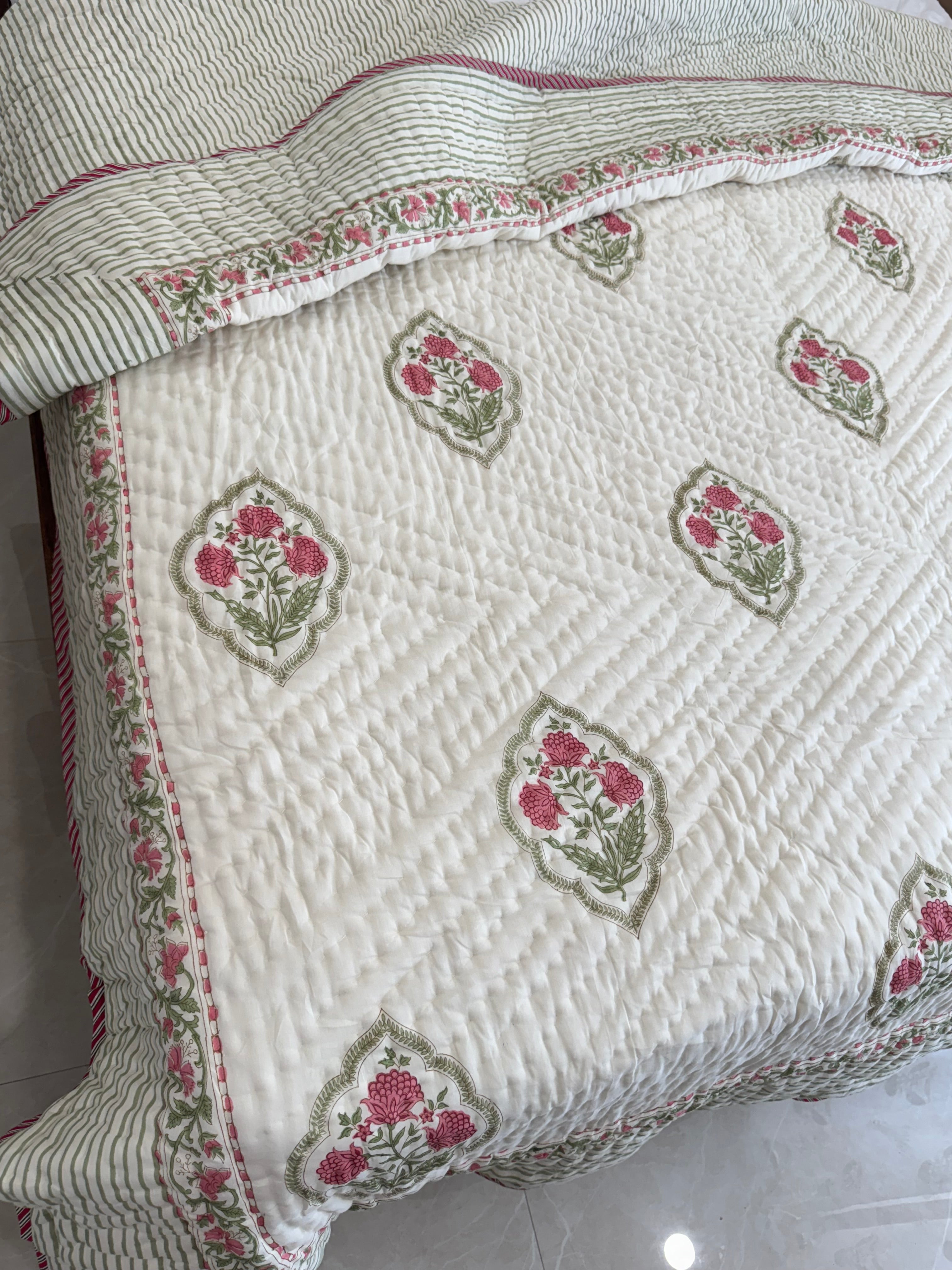 CREME BASE HAND BLOCK PRINTED REVERSIBLE QUILT (DOUBLE BED)