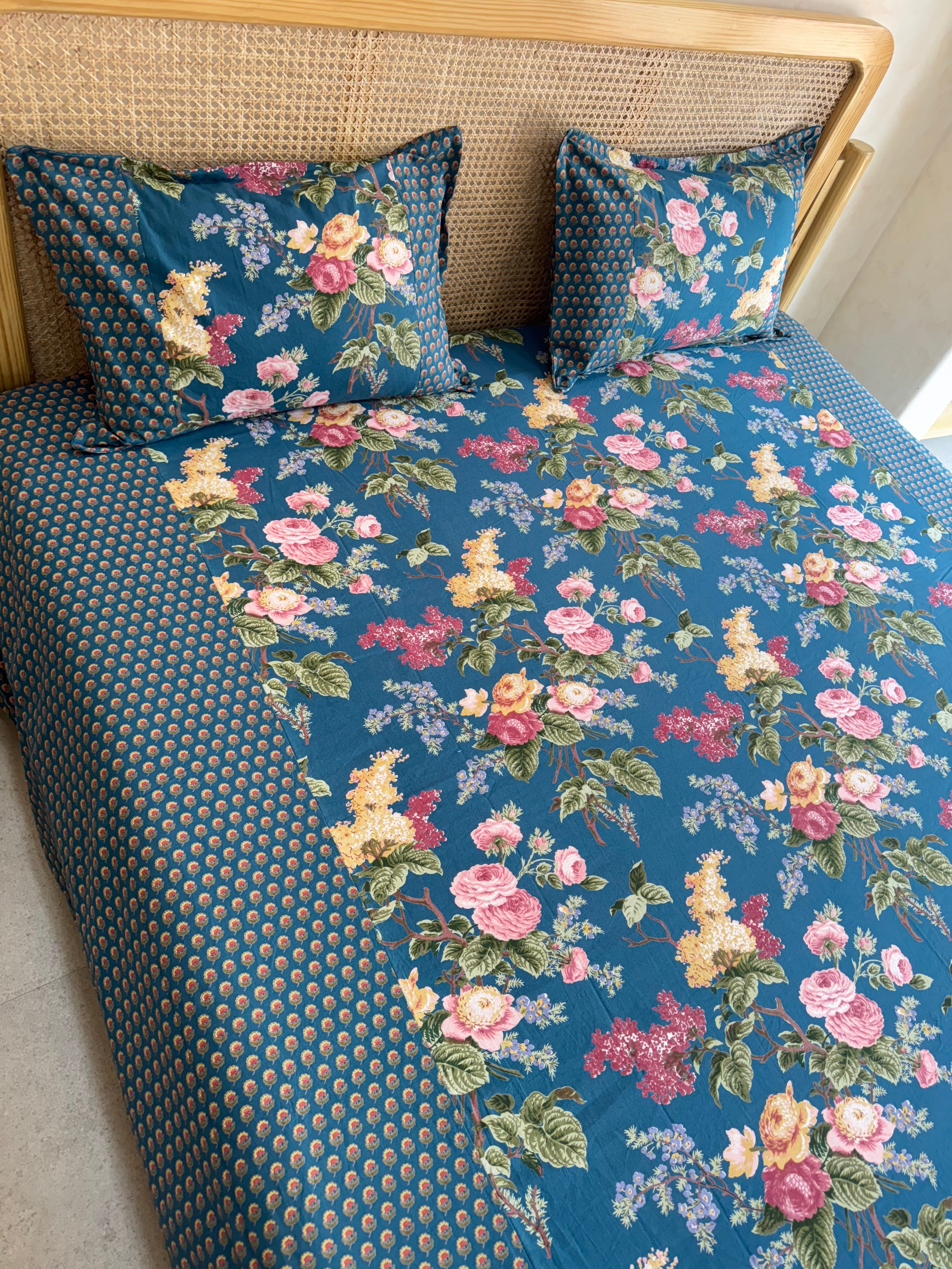 KANAK BEDSHEET WITH TWO PILLOW CASES