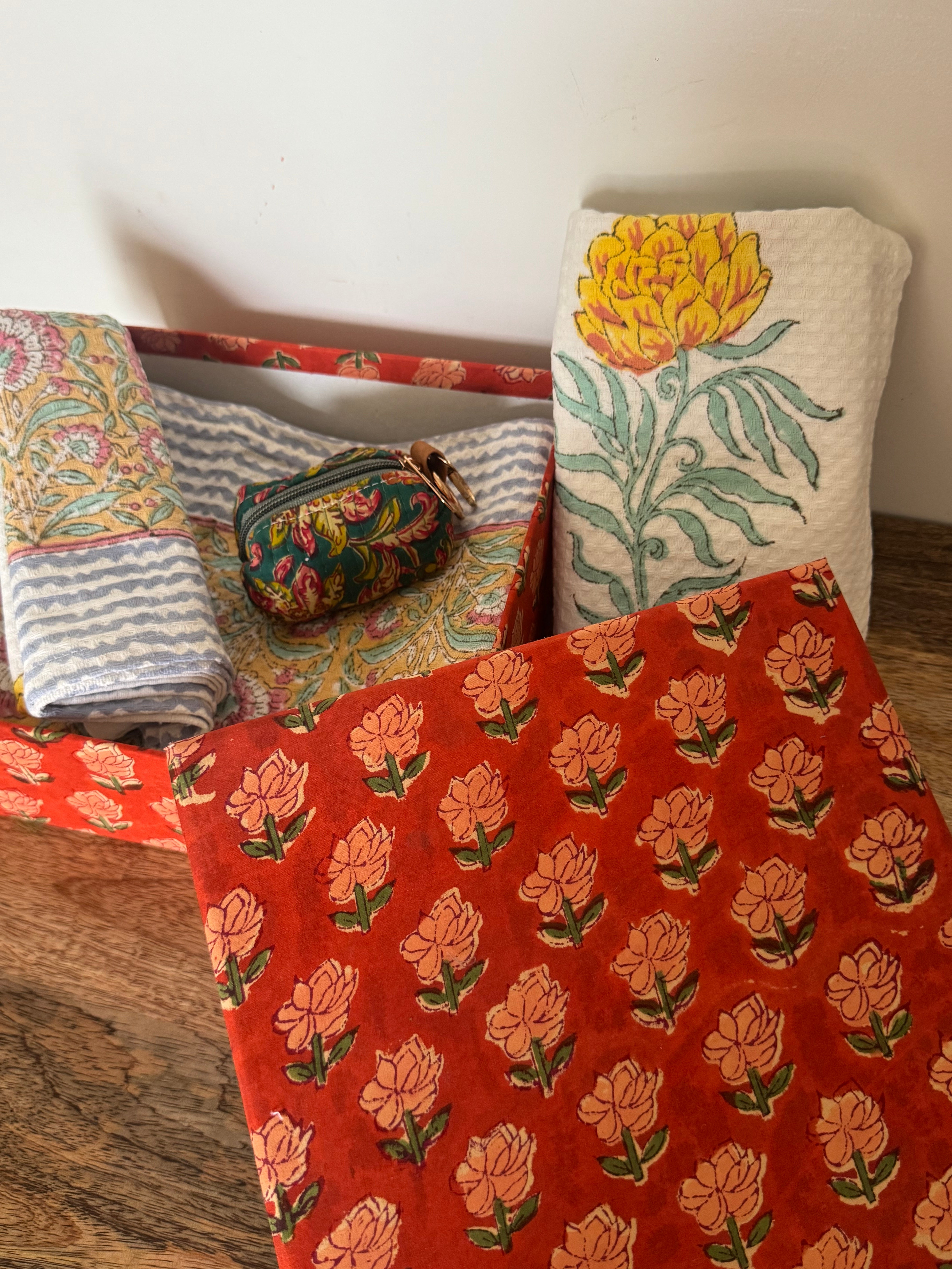 HANDBLOCK PRINTED GIFT BOX - BATH LINEN