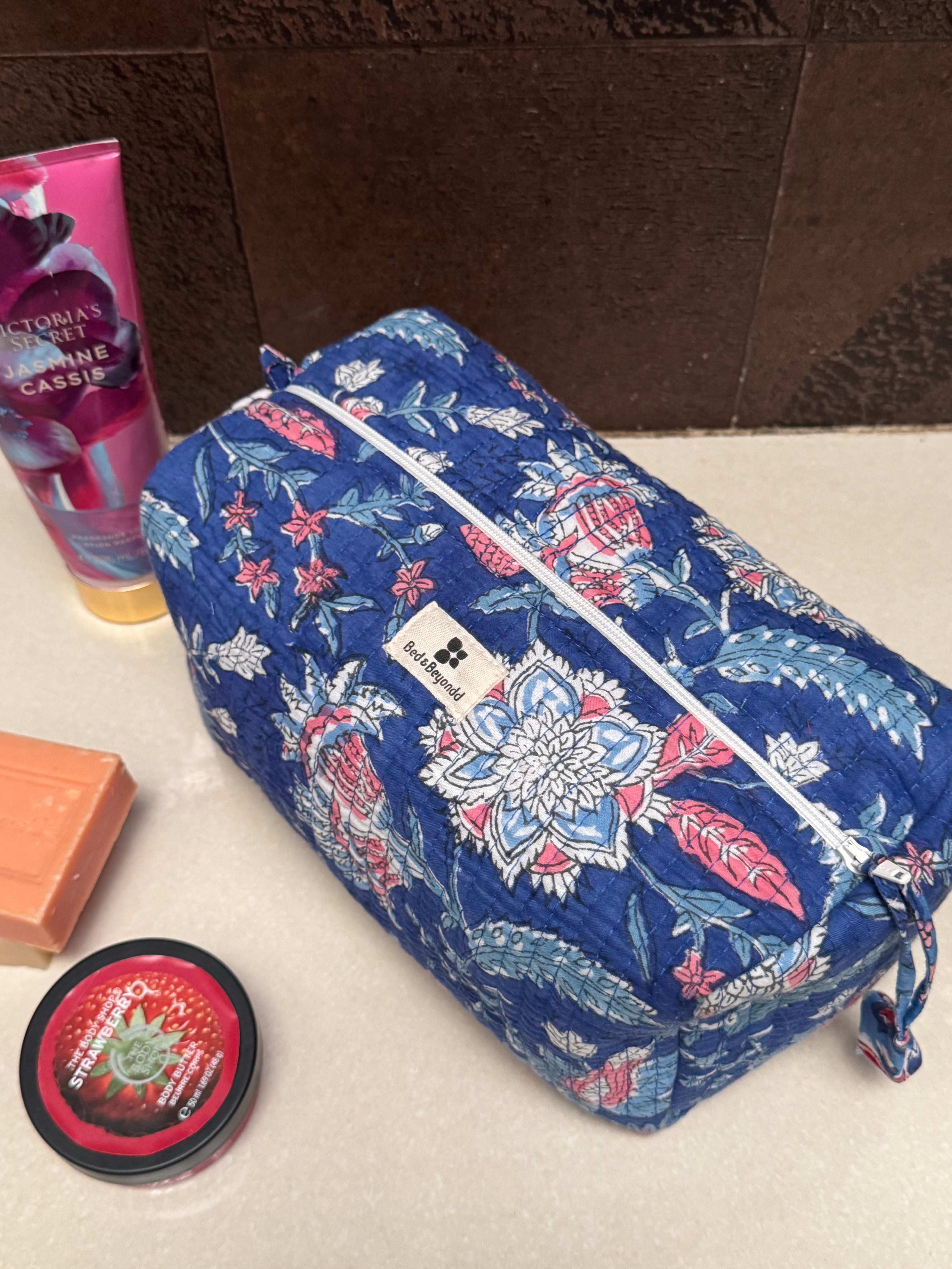 MULTI PURPOSE TOILETRY BAG