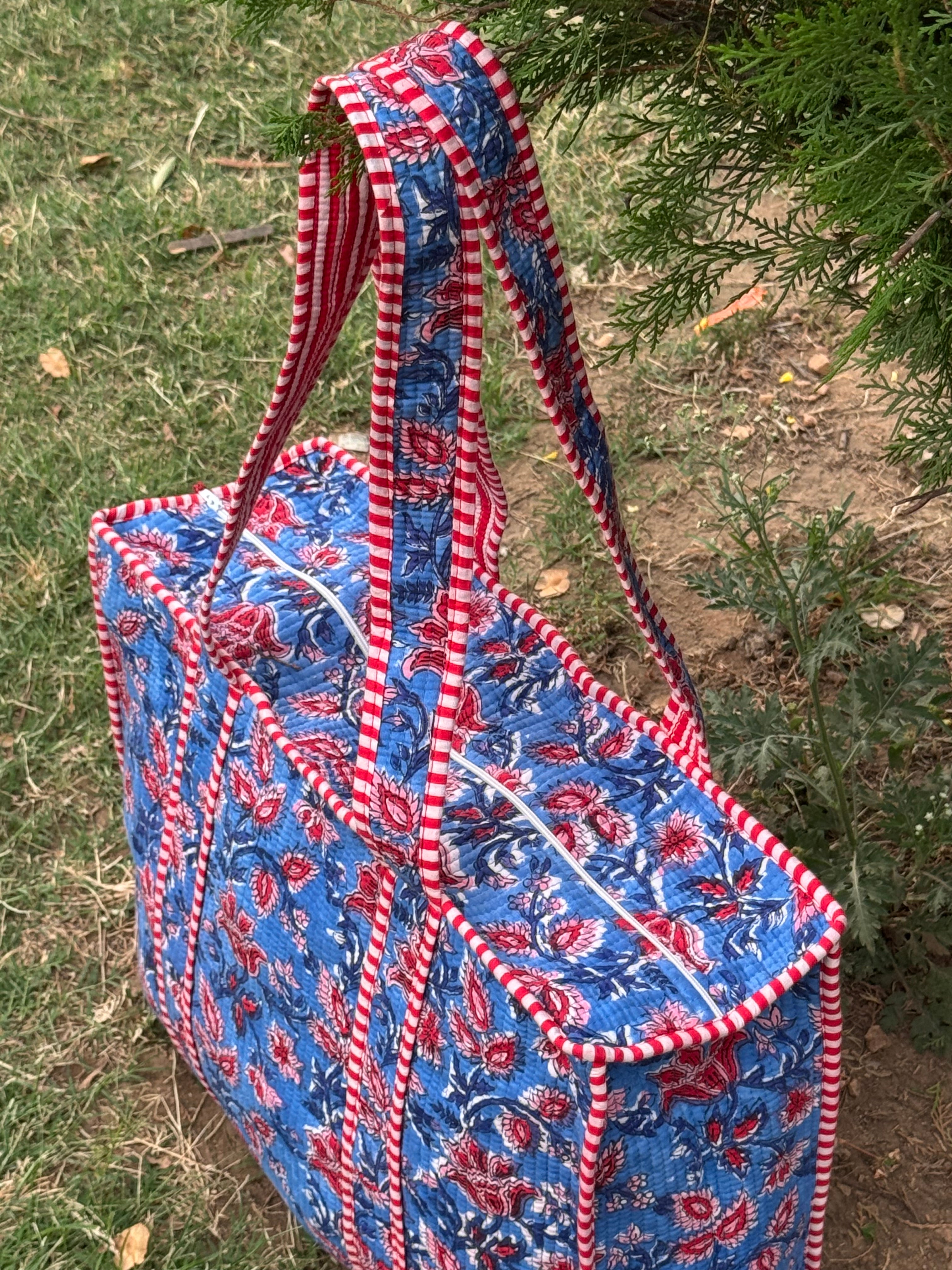 HAND BLOCK PRINTED TOTE BAG WITH ZIP