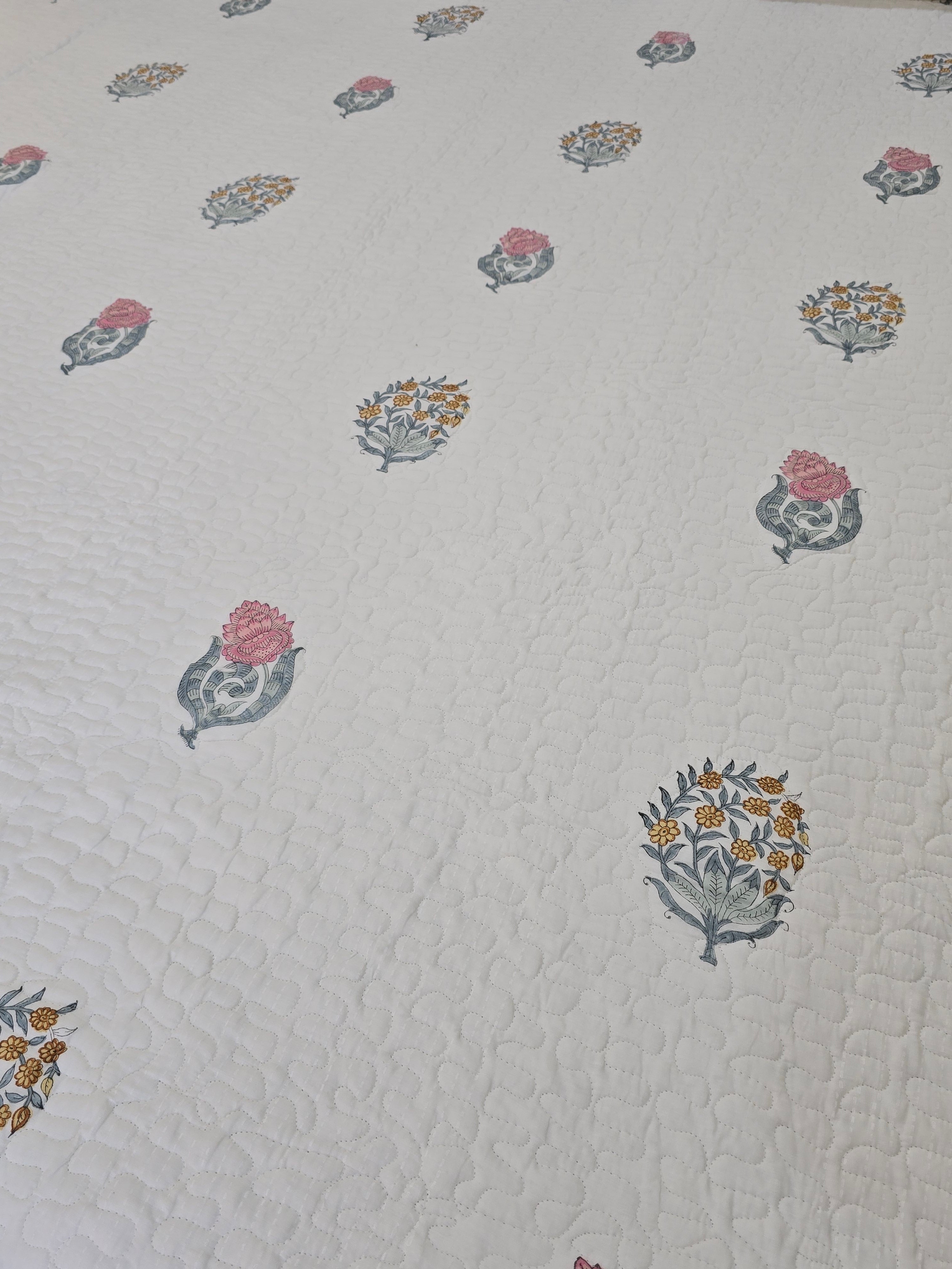 HANDBLOCK PRINTED REVERSIBLE QUILTED BEDCOVER 108*108