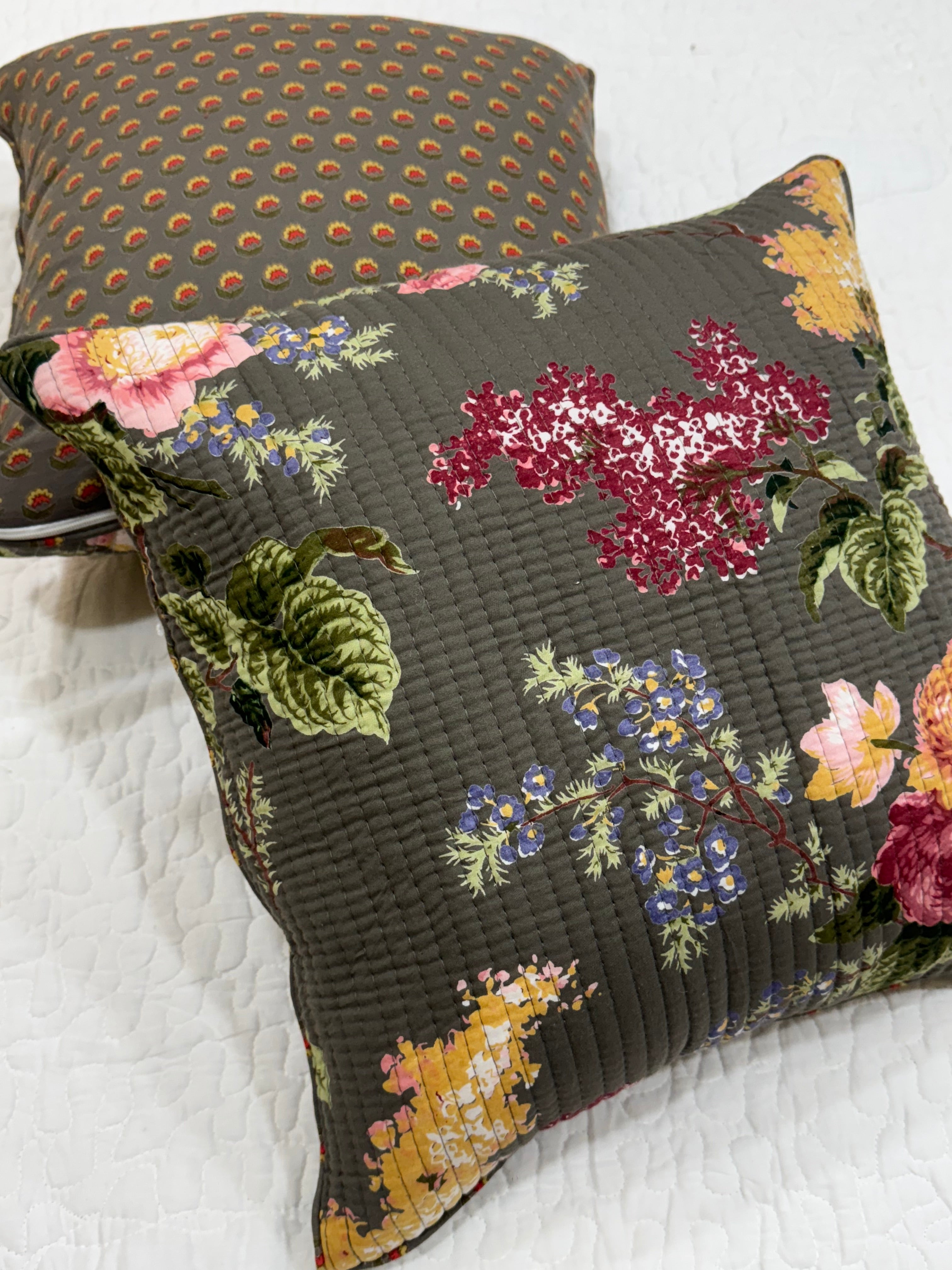 KANAK - SINGLE PIECE QUILTED 16 BY 16 INCHES CUSHION COVER