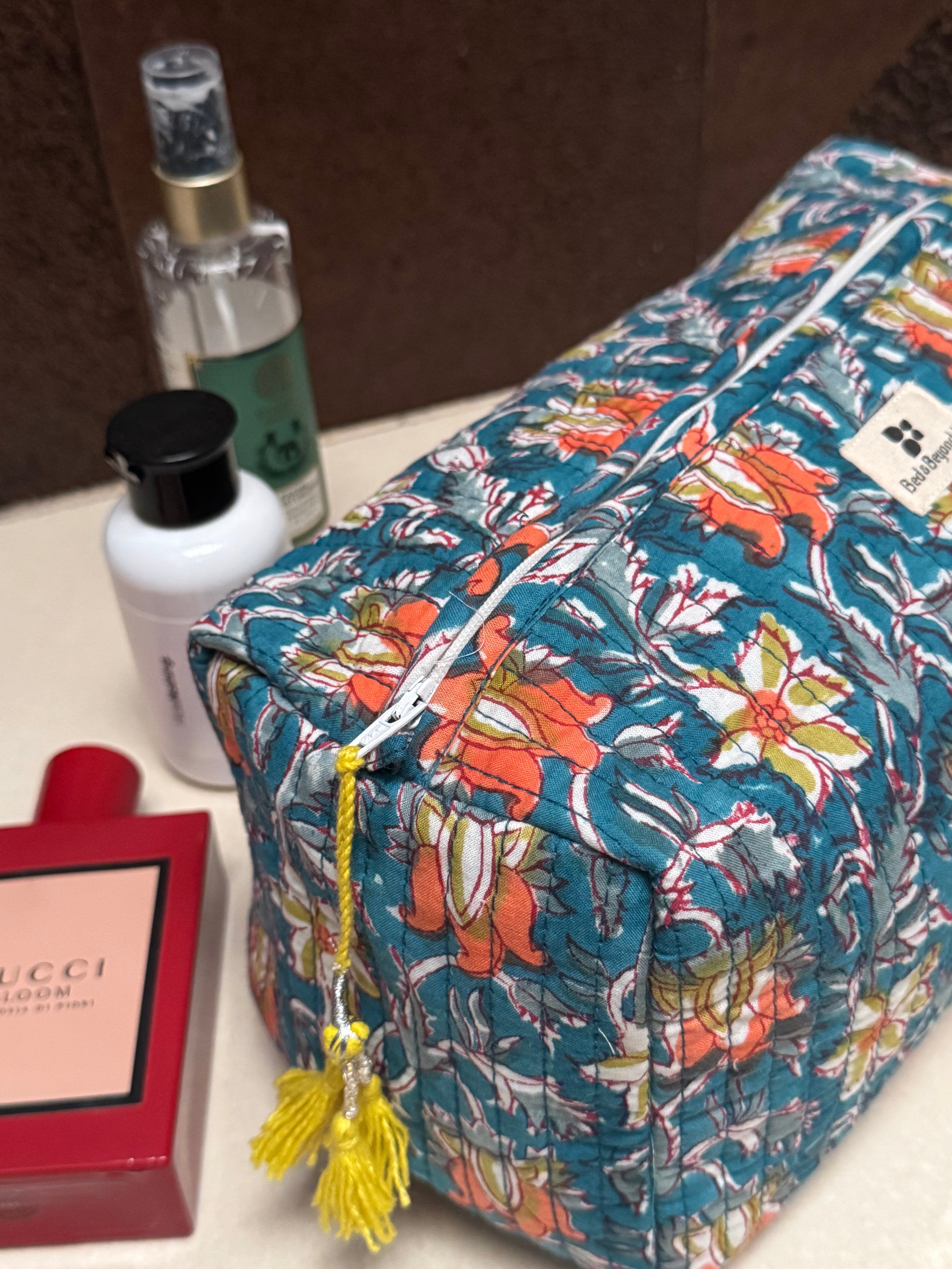 MULTI PURPOSE TOILETRY BAG