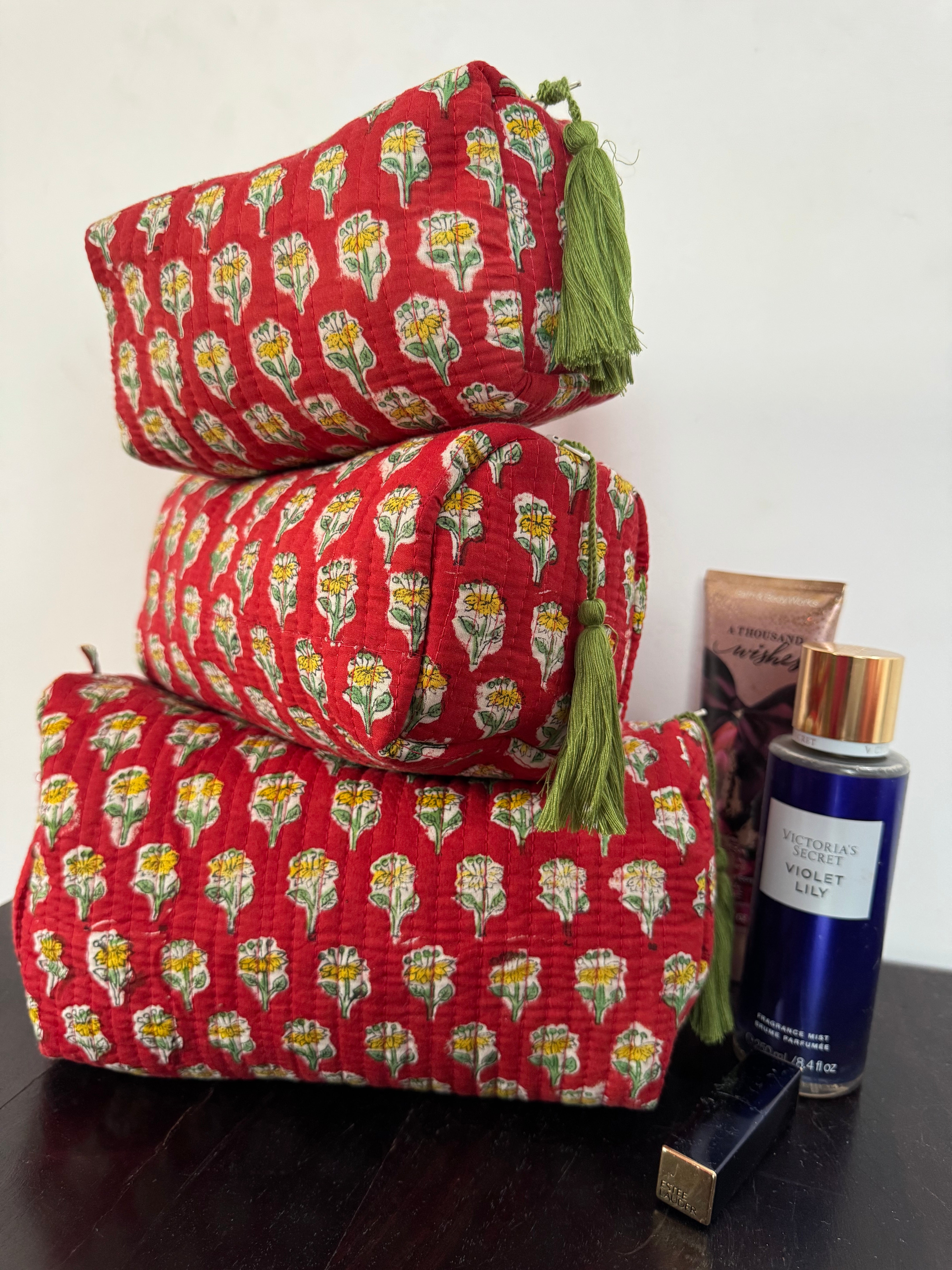 SET OF THREE MULTI PURPOSE TOILETRY BAGS