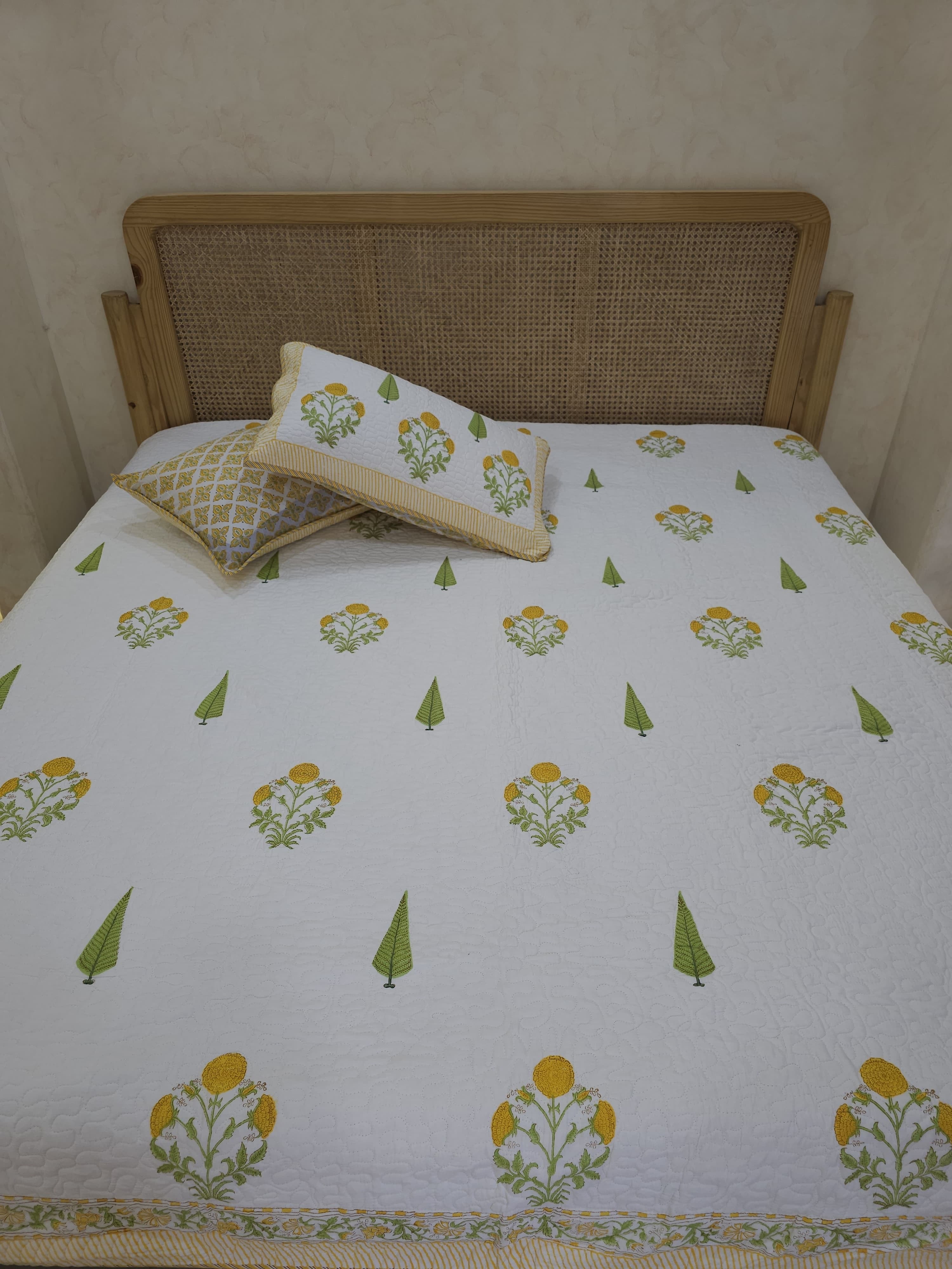 HANDBLOCK PRINTED REVERSIBLE QUILTED BEDCOVER 108*108