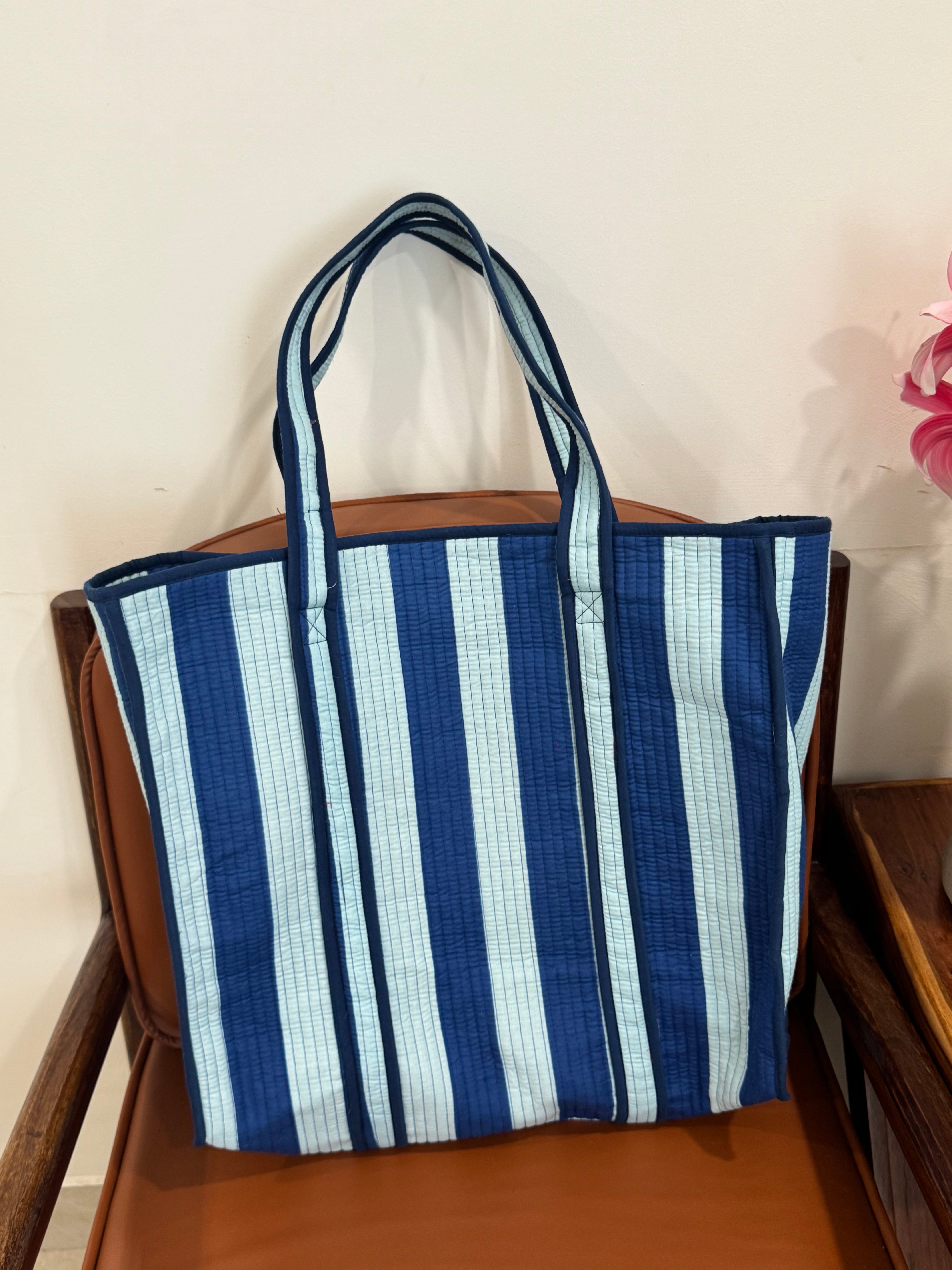 TOTE BAG WITHOUT ZIP/BUTTON