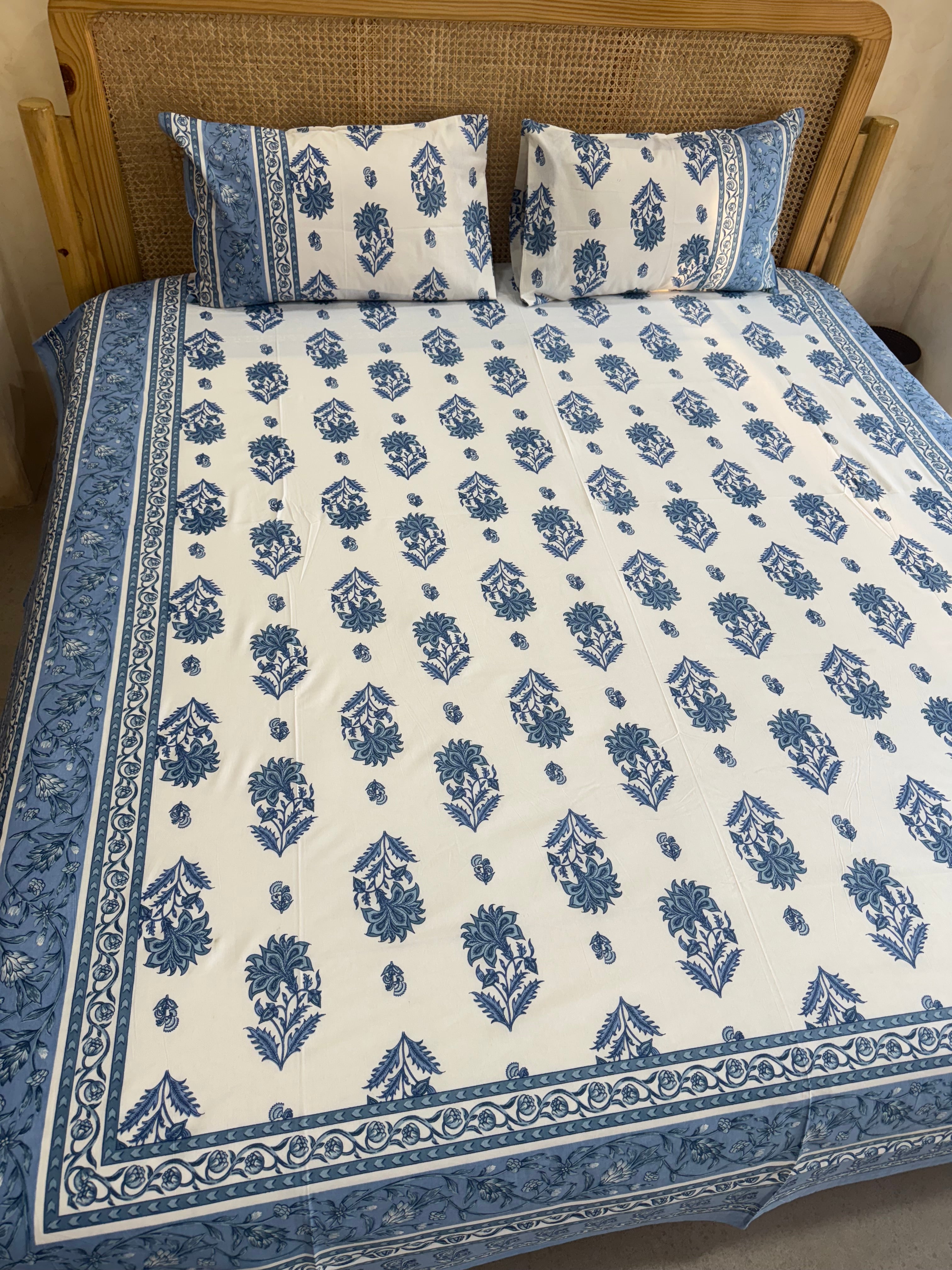 RIWAYAAT BEDSHEET WITH TWO REVERSIBLE PILLOW COVERS