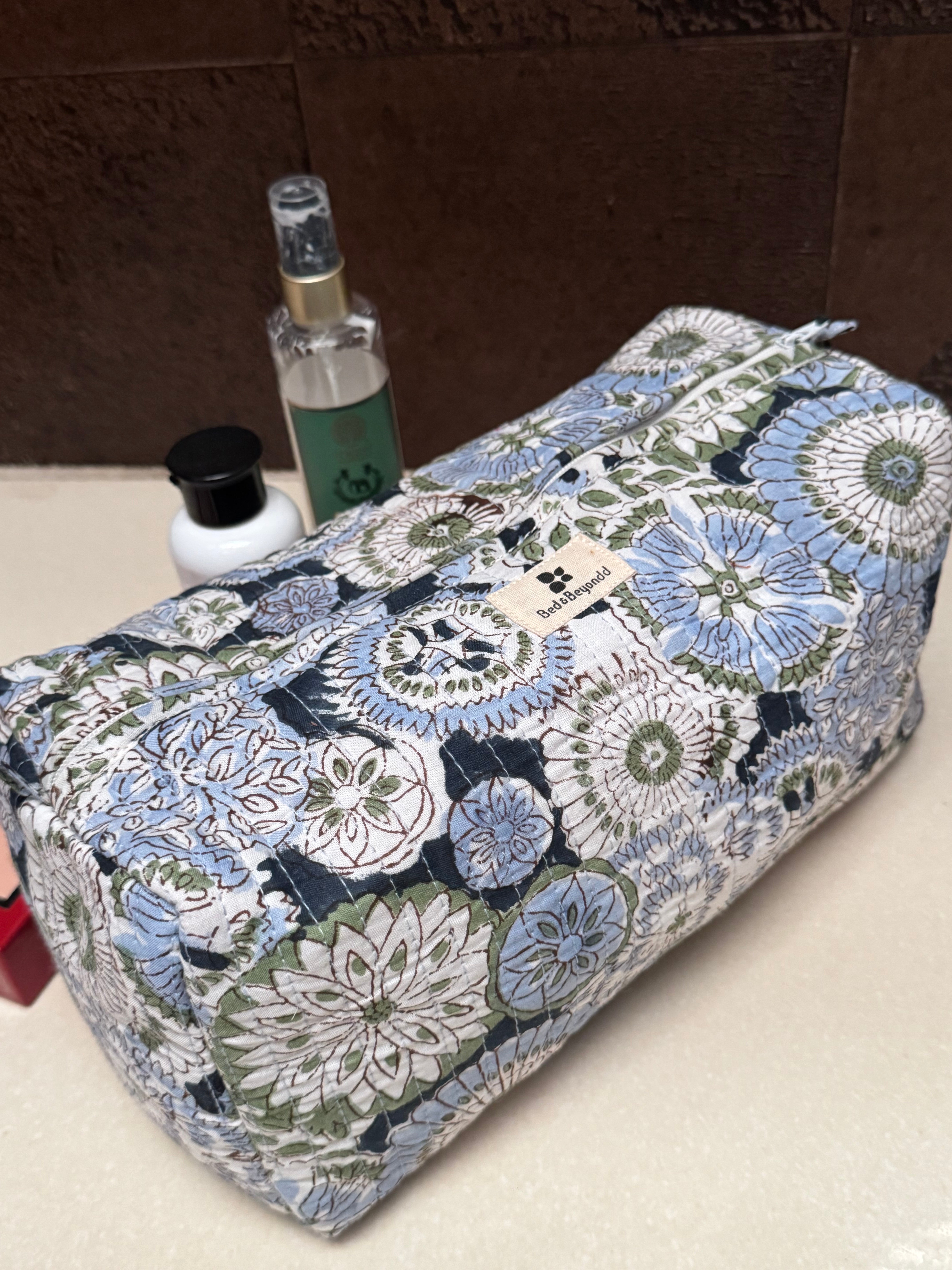 MULTI PURPOSE TOILETRY BAG