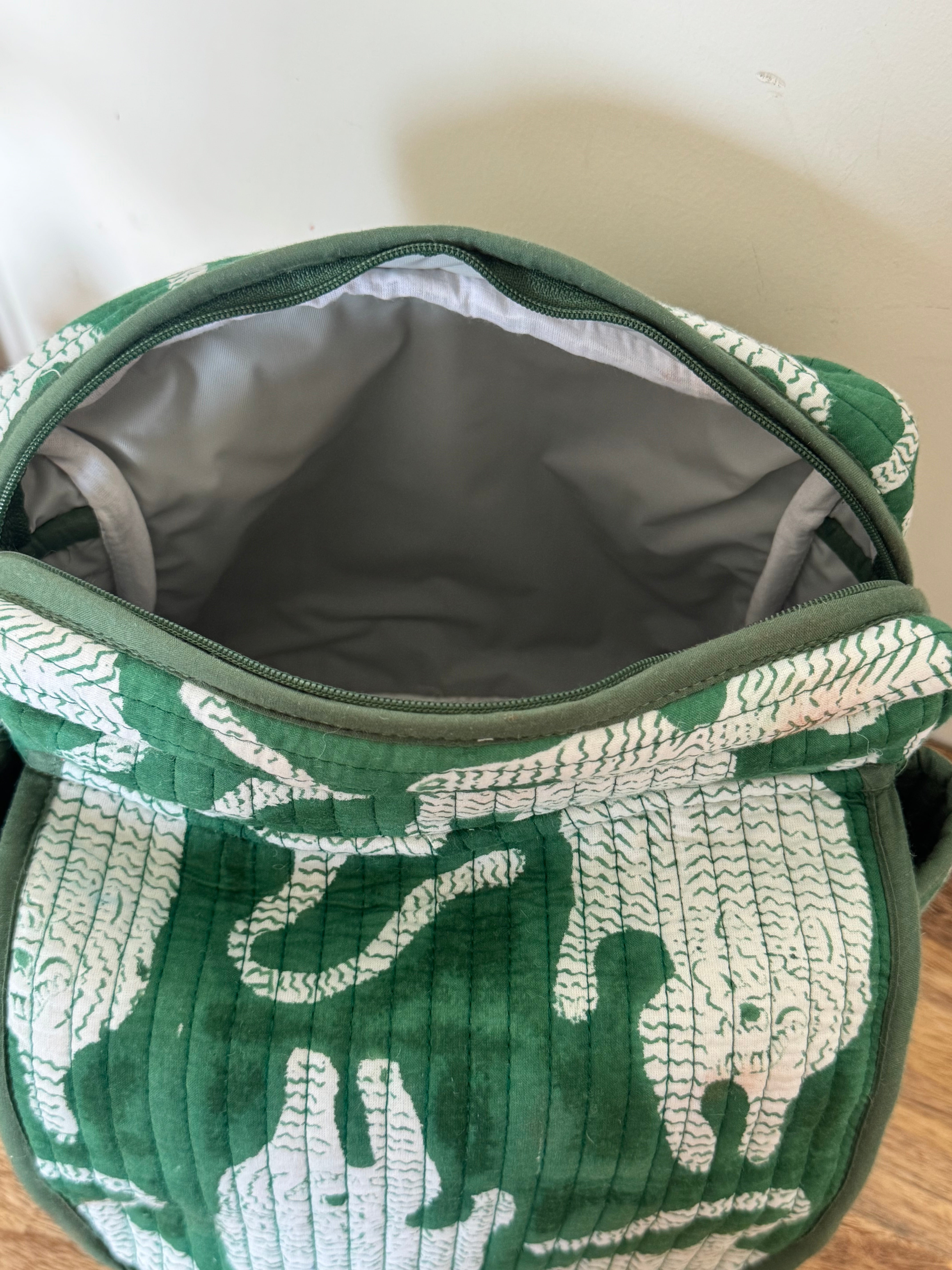 MAKEUP-ON-THE-GO/ DIAPER CHANGING BAG