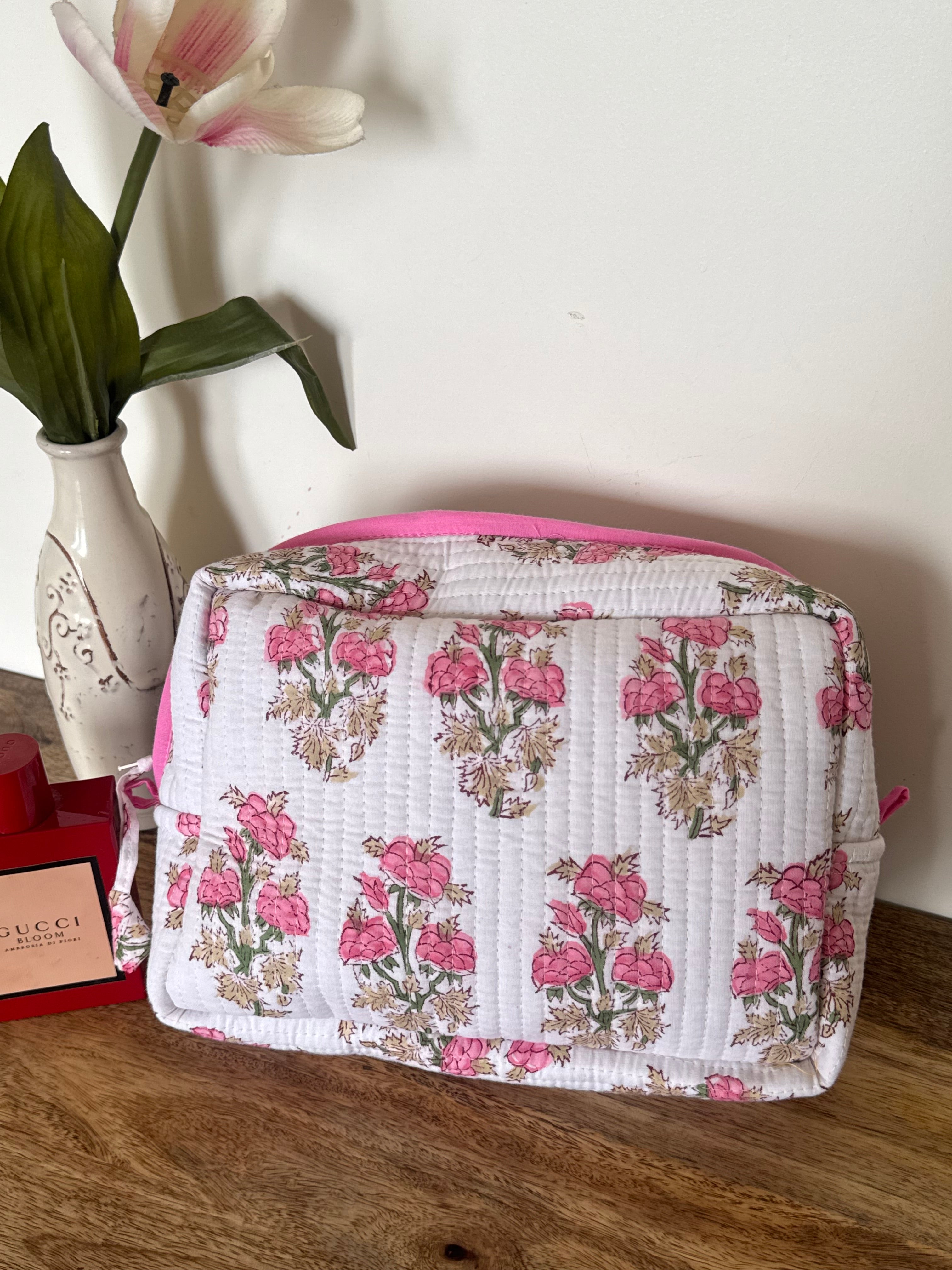 MULTI PURPOSE TOILETRY BAG