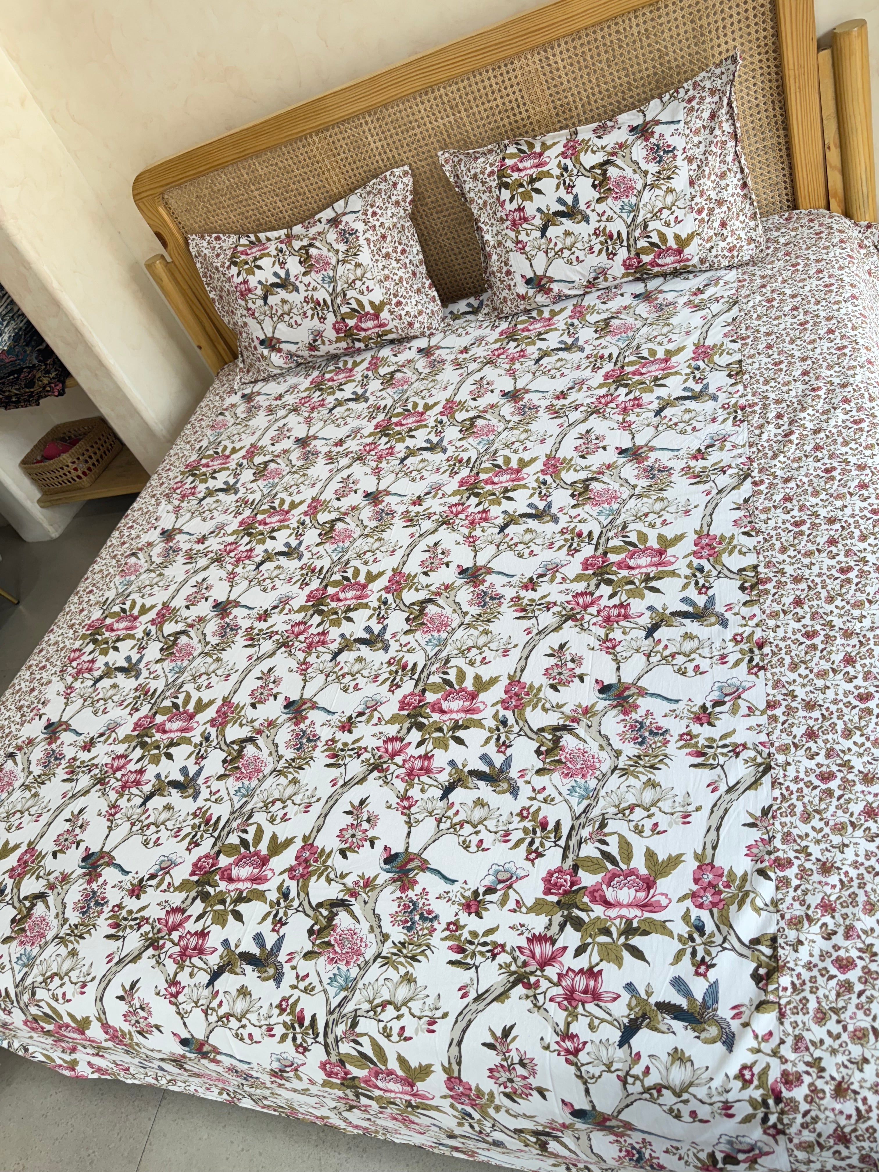 KANAK BEDSHEET WITH TWO PILLOW CASES