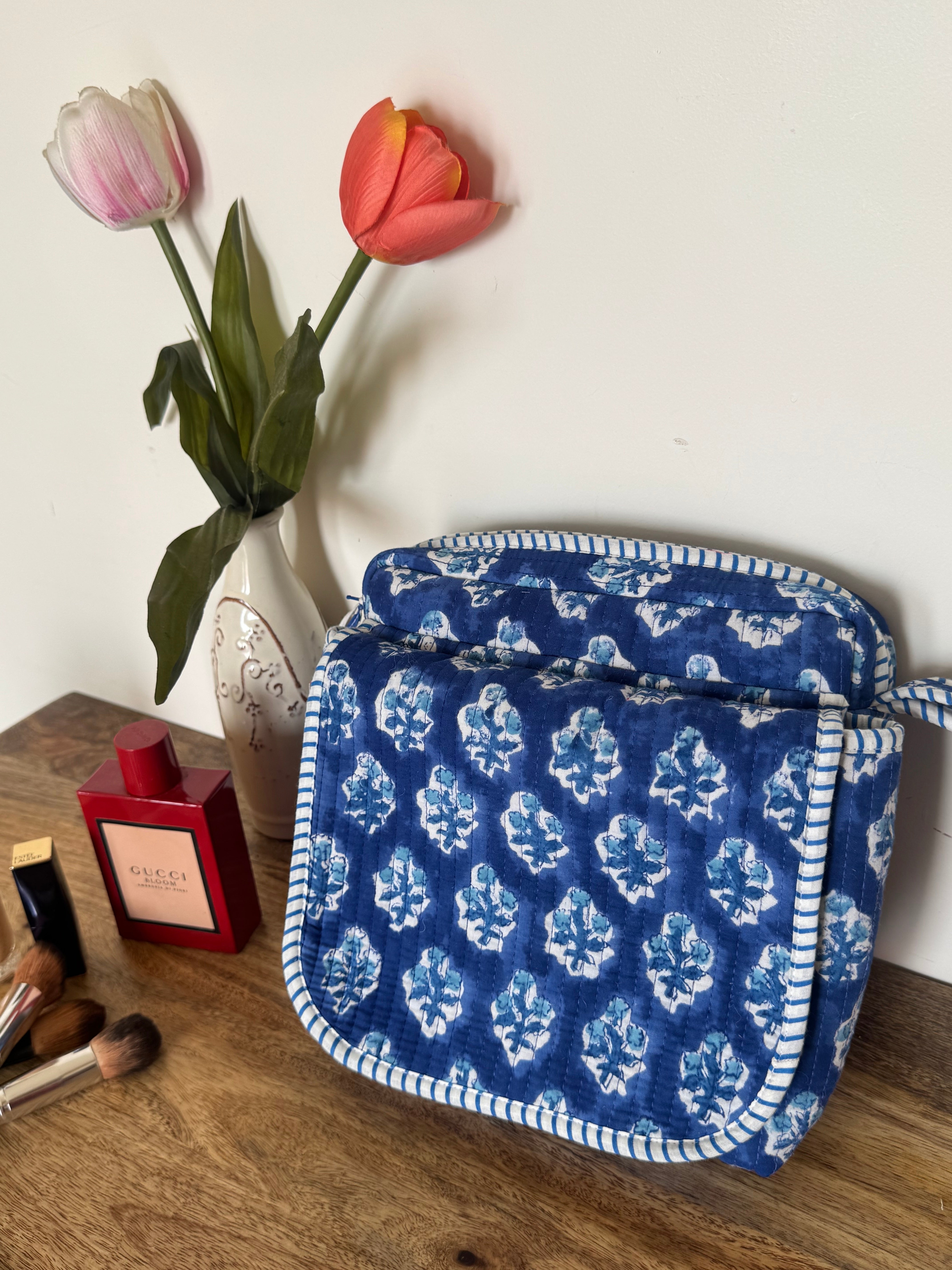 MAKEUP-ON-THE-GO/ DIAPER CHANGING BAG