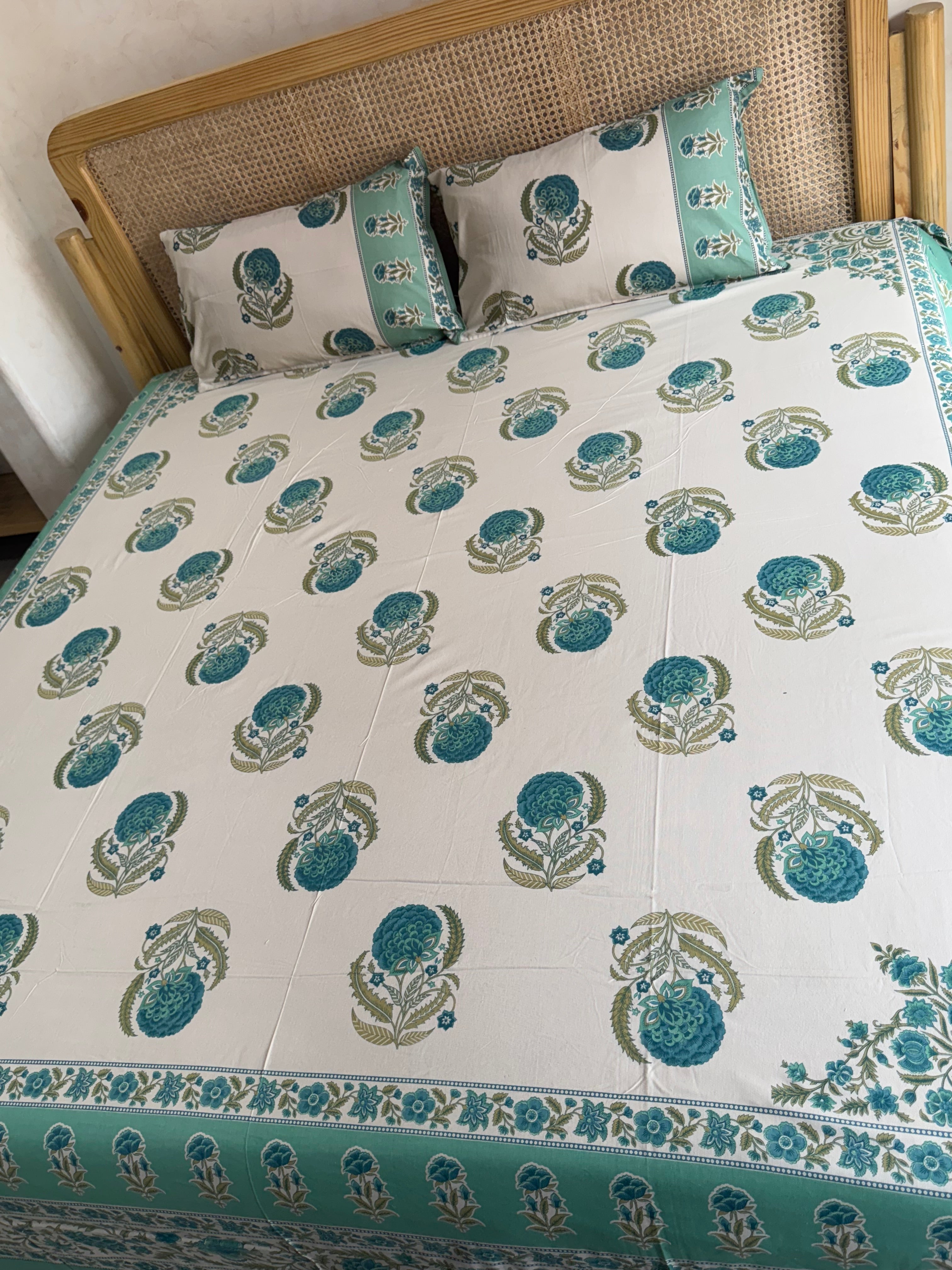 SHALIMAR BEDSHEET WITH TWO REVERSIBLE PILLOW COVERS