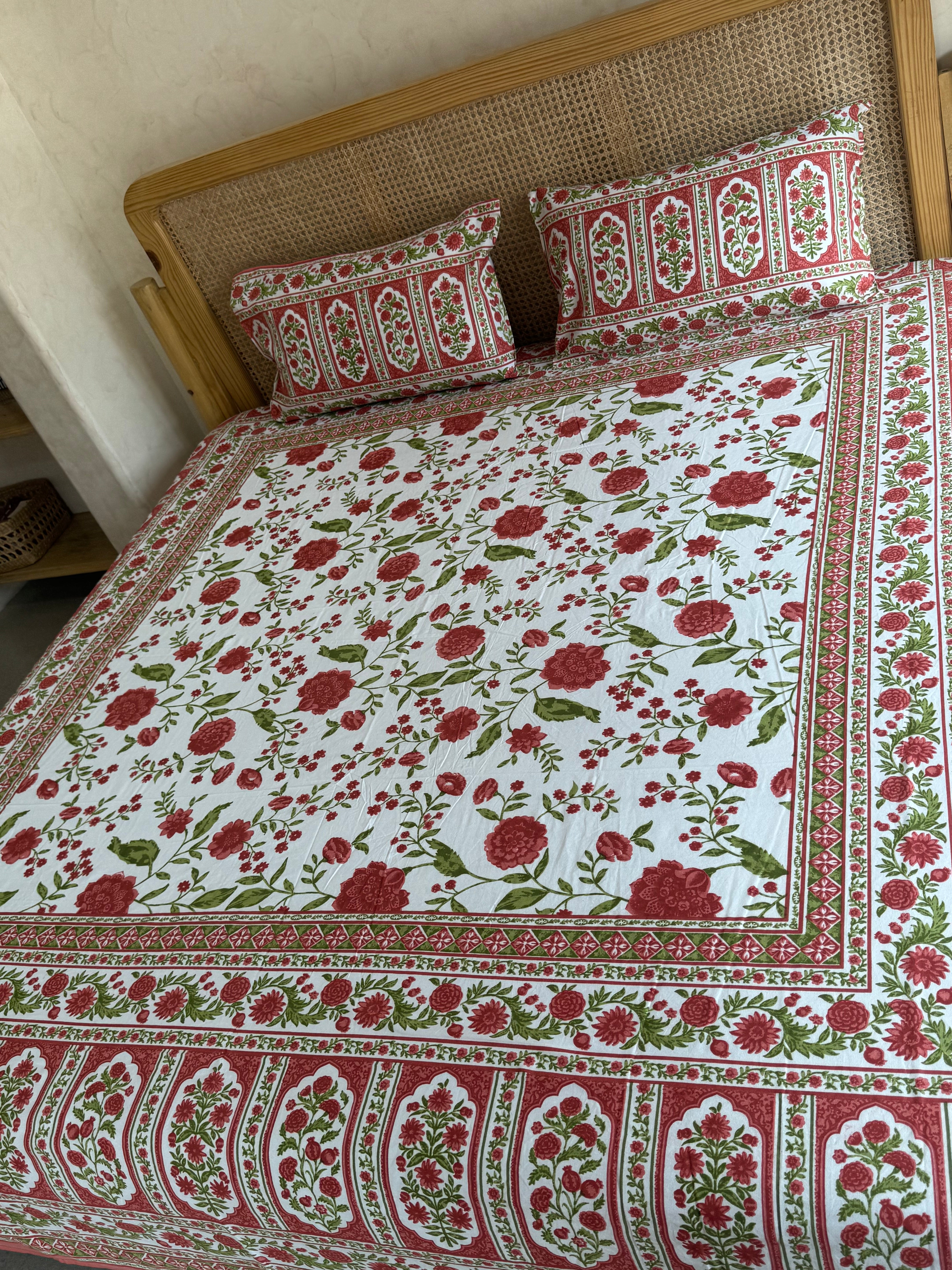 SHALIMAR BEDSHEET WITH TWO REVERSIBLE PILLOW COVERS