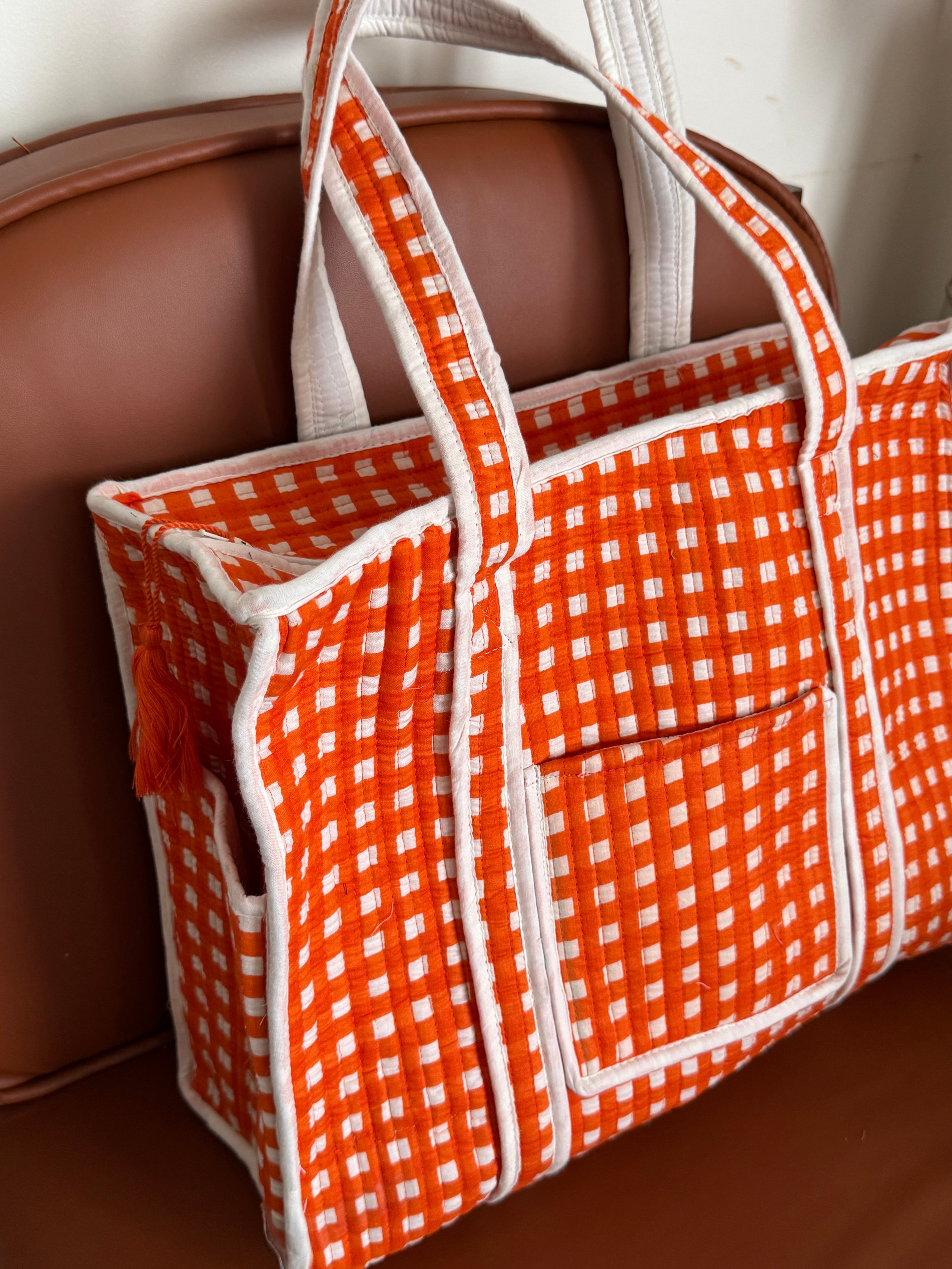 MEDIUM TOTE BAG WITH THREE POCKETS