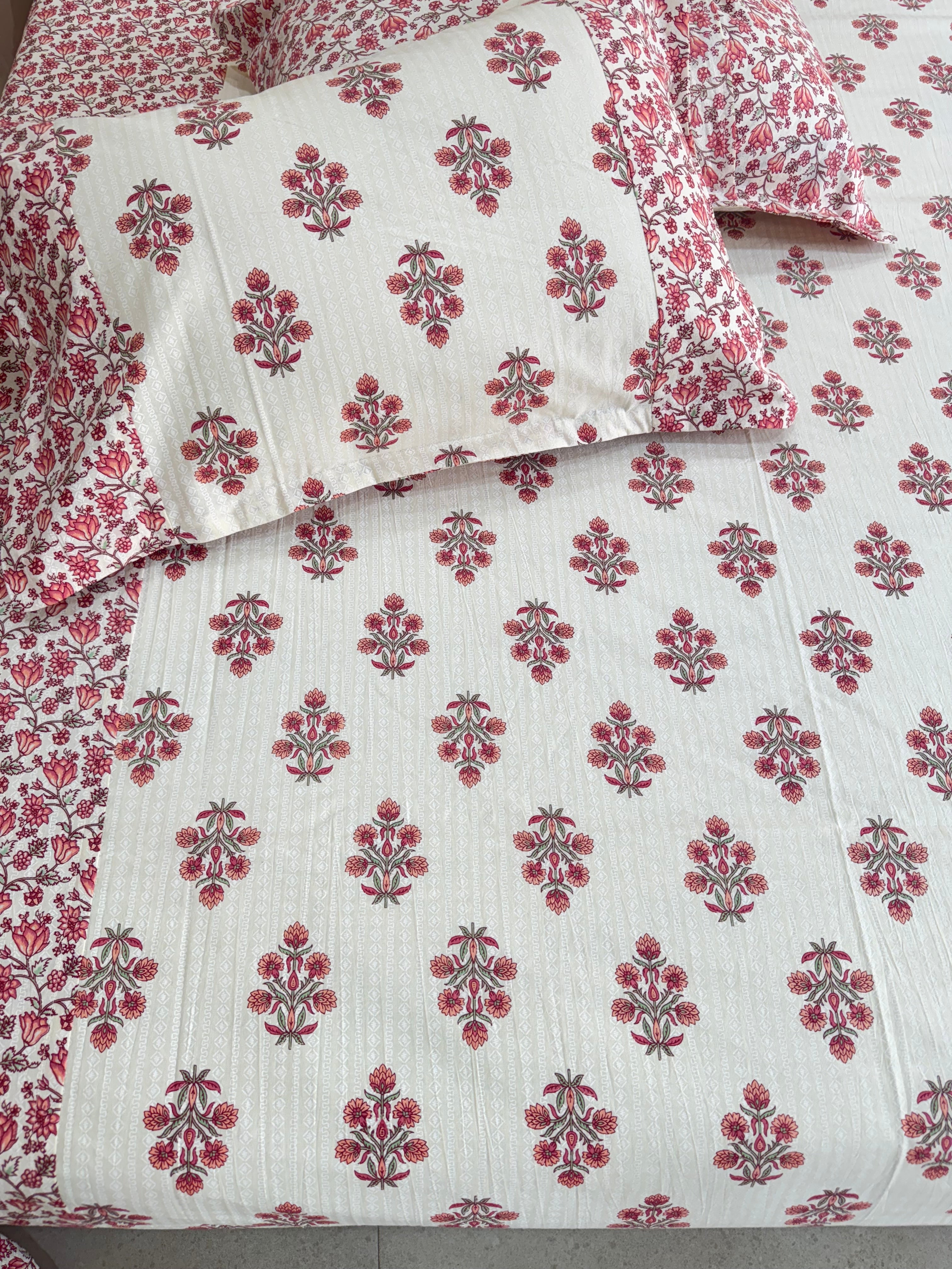 KANAK BEDSHEET WITH TWO PILLOW CASES