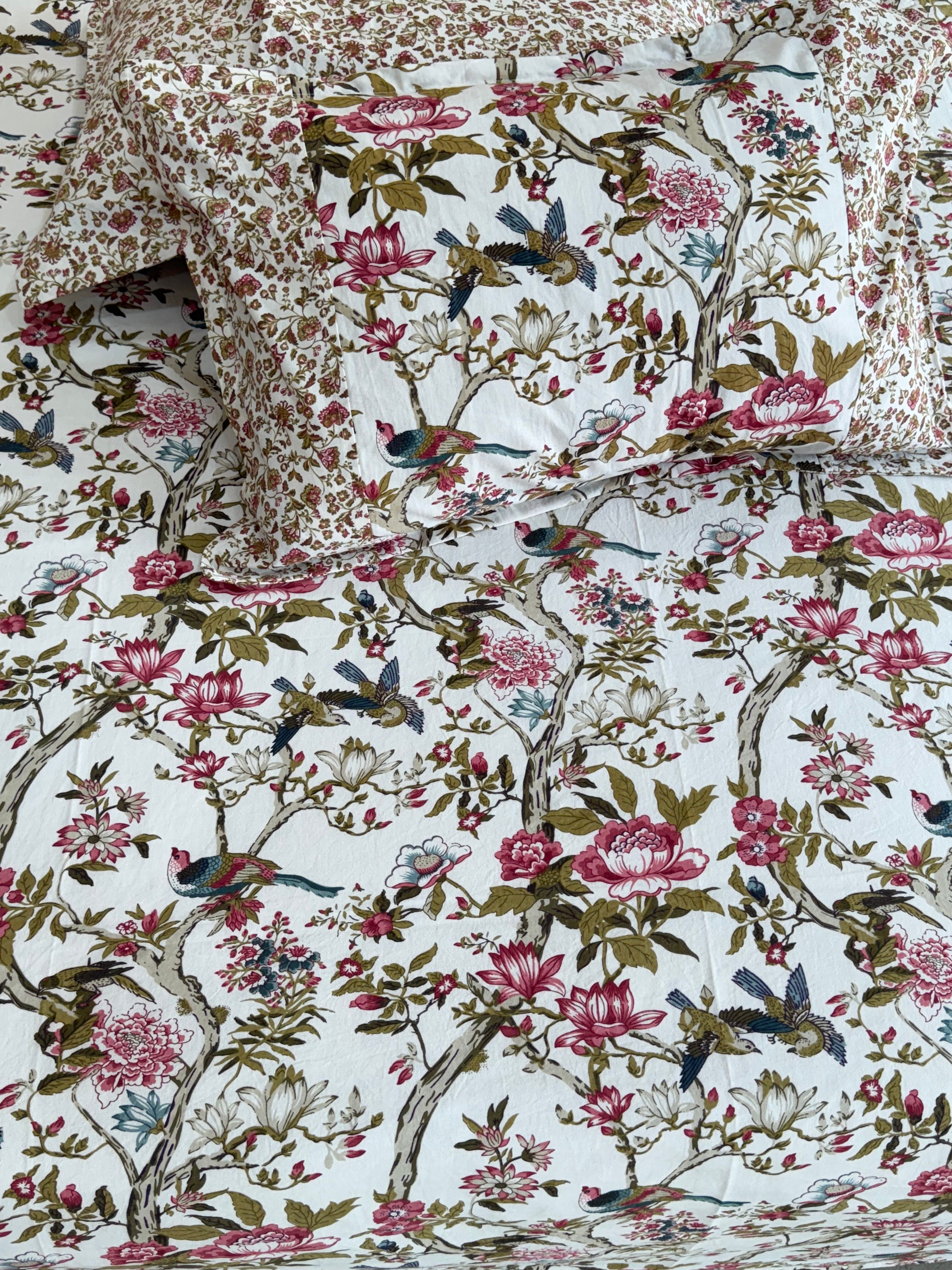 KANAK BEDSHEET WITH TWO PILLOW CASES