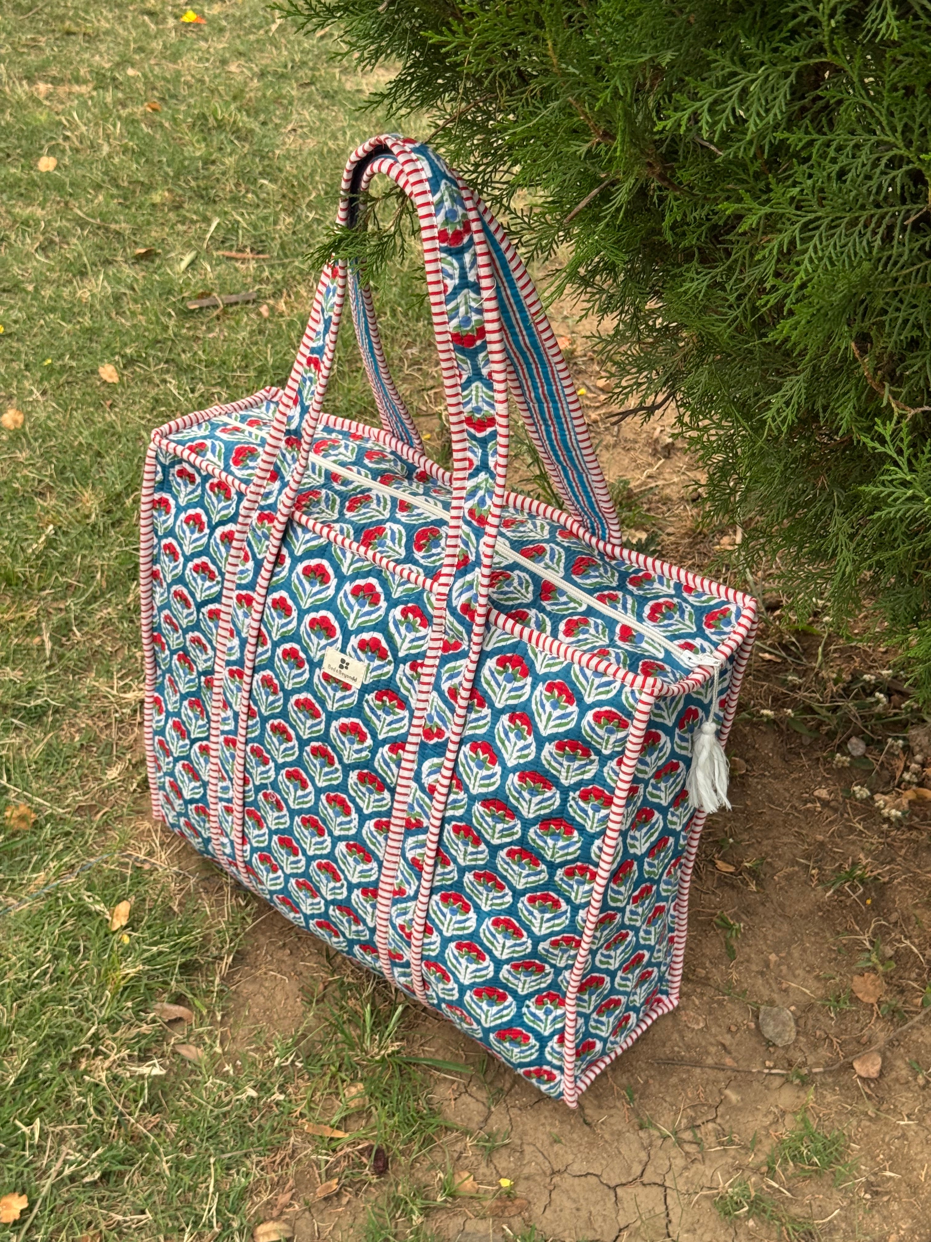 HAND BLOCK PRINTED TOTE BAG WITH ZIP