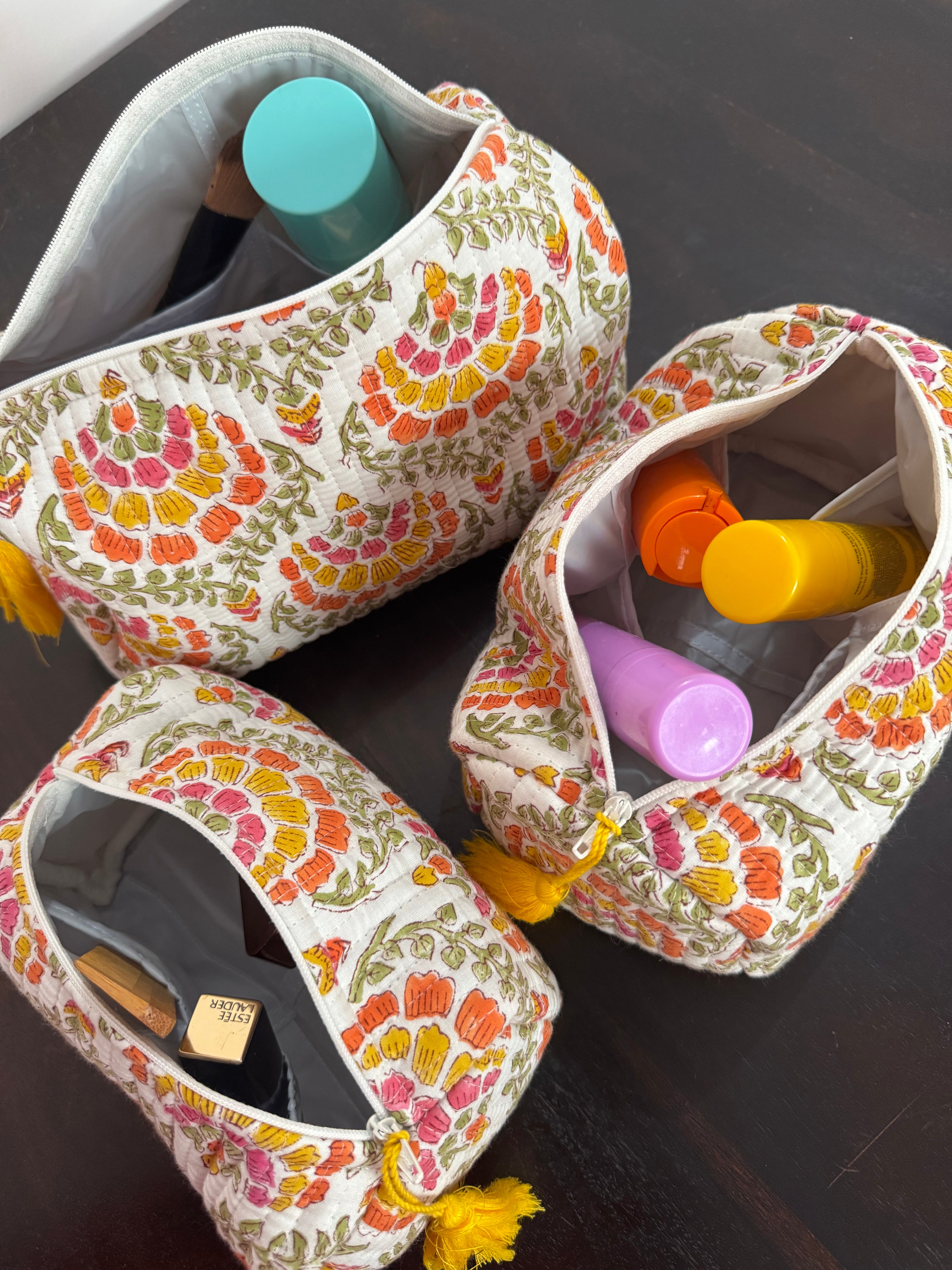 SET OF THREE MULTI PURPOSE TOILETRY BAGS