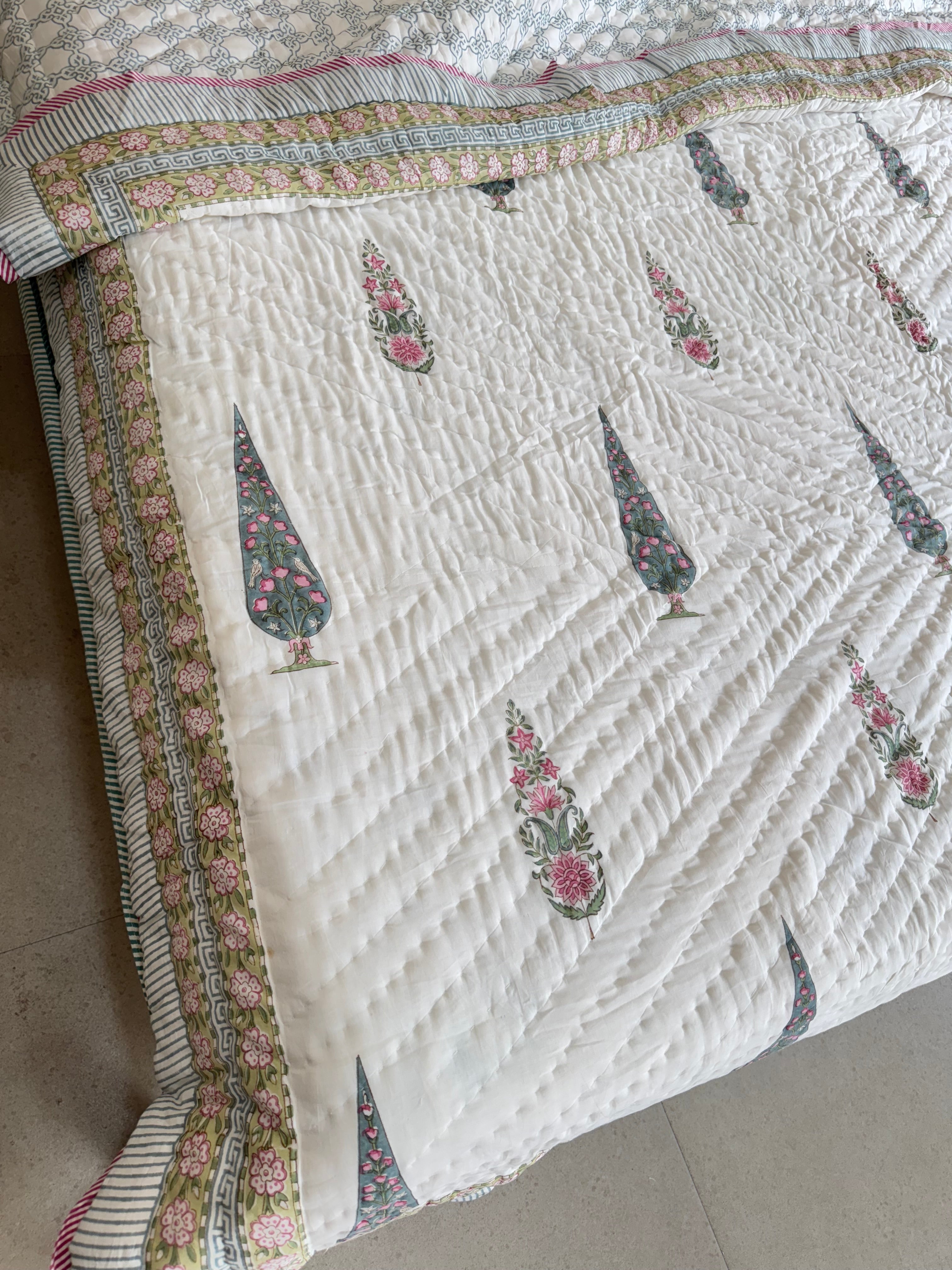 HAND BLOCK PRINTED REVERSIBLE QUILT (DOUBLE BED)