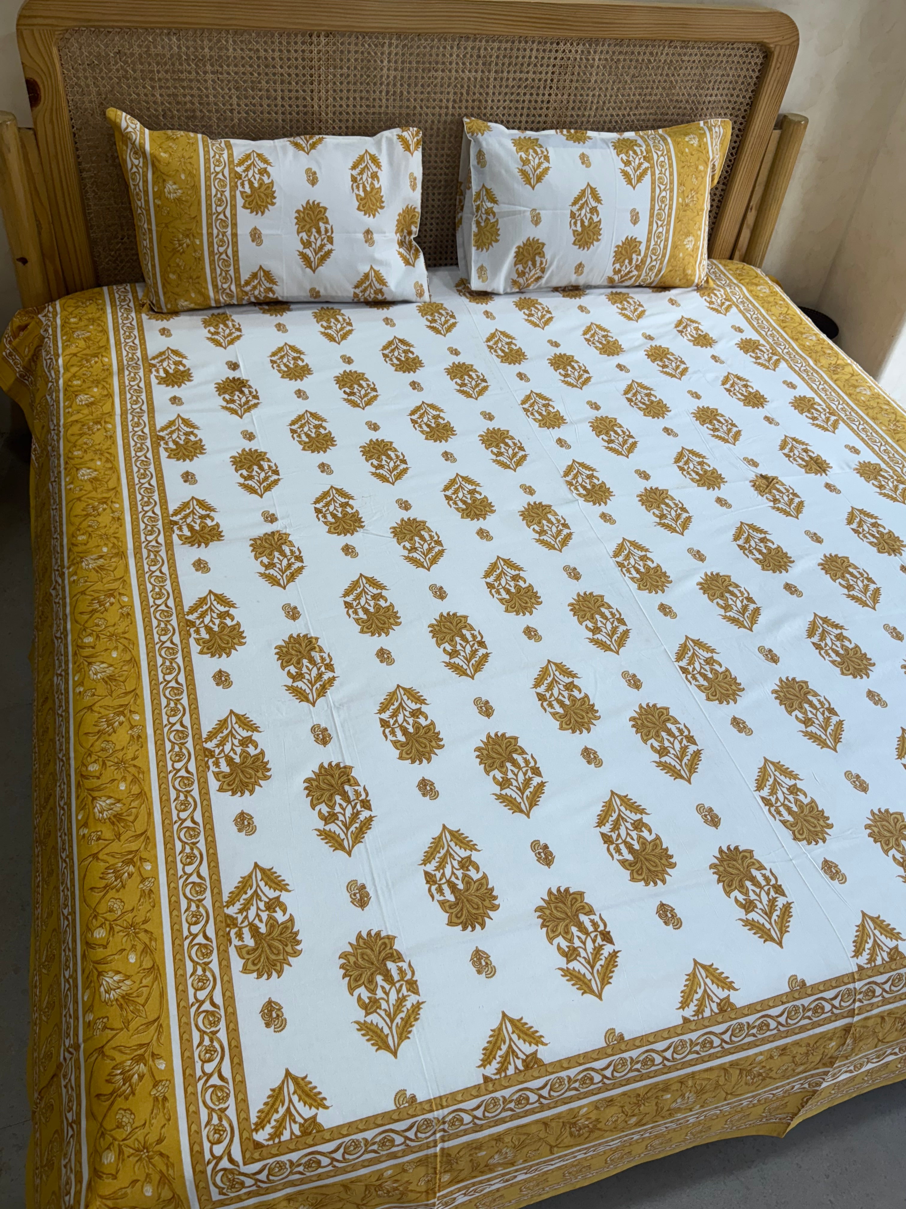 RIWAYAAT BEDSHEET WITH TWO REVERSIBLE PILLOW COVERS